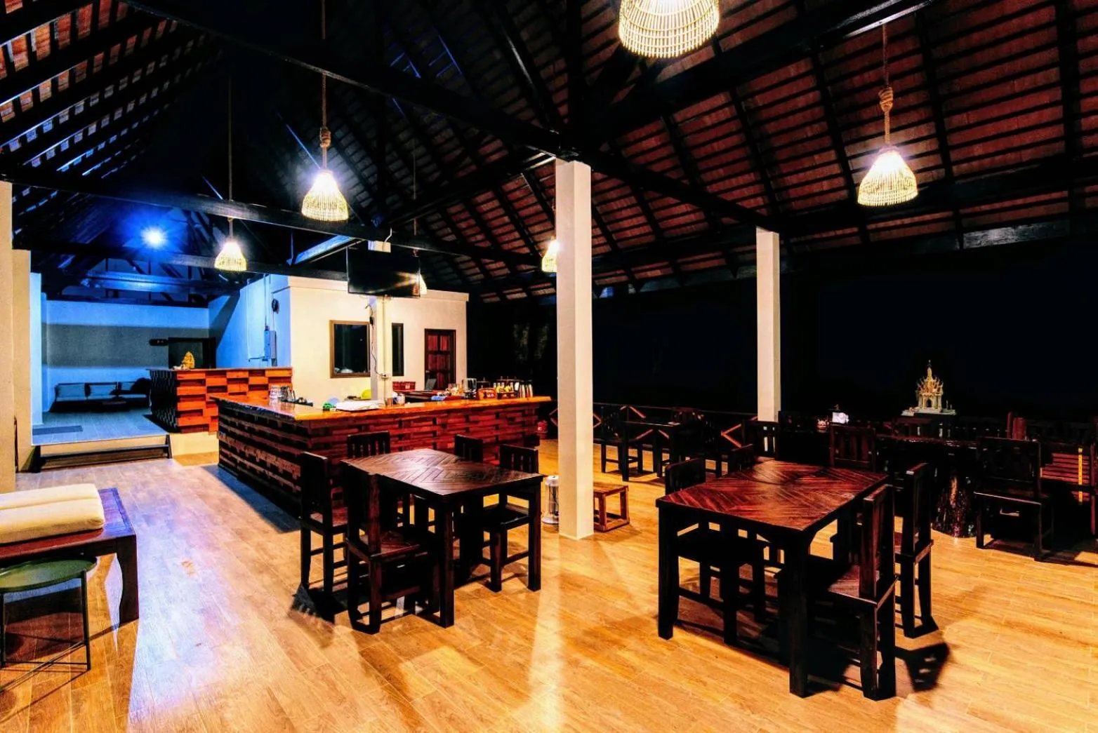 Restaurant/places to eat in Phayamas Private Beach Resort and Island Brew - Adults Only