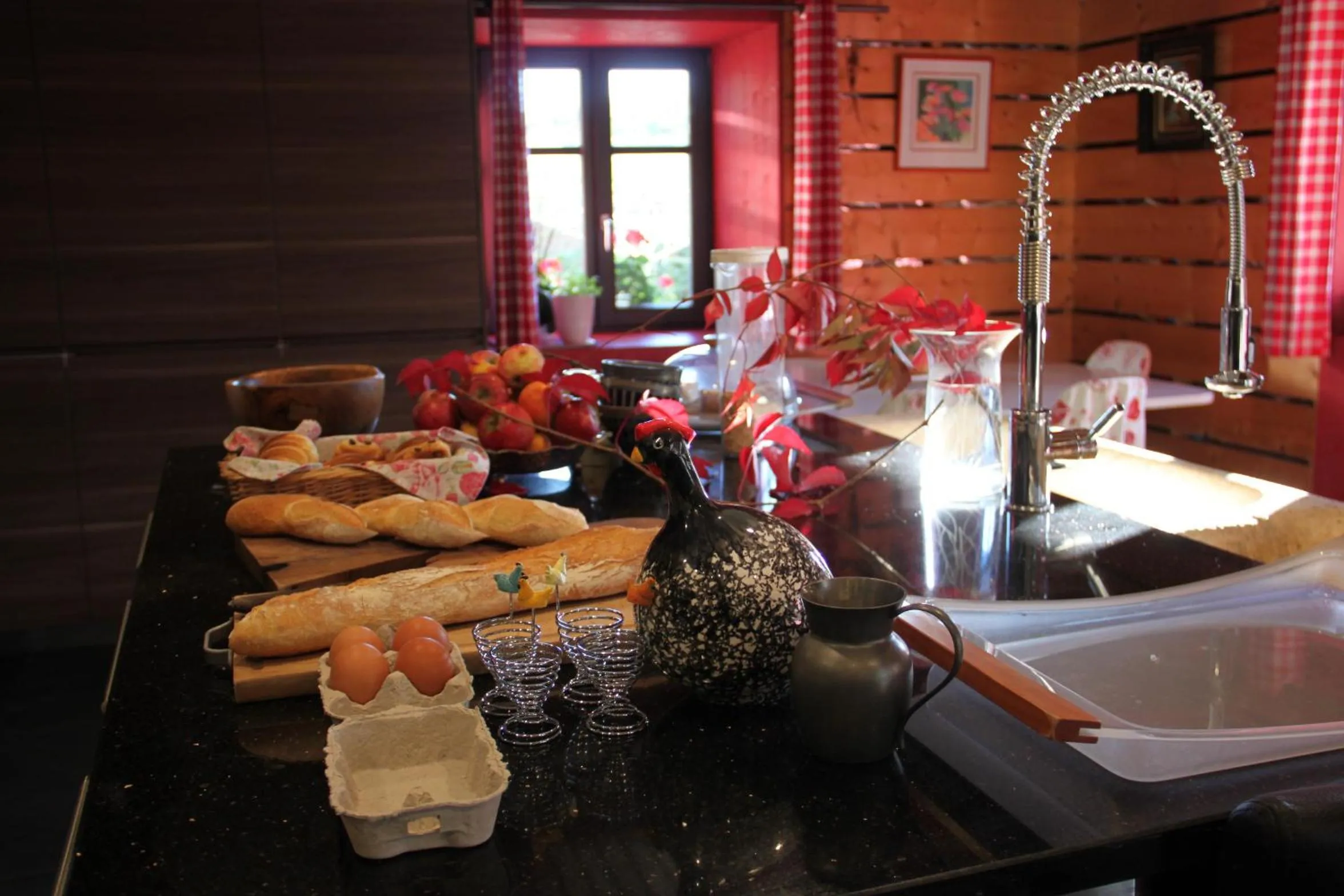 Food and drinks in La Colline Du Baa - Maison d'hôtes d'exception