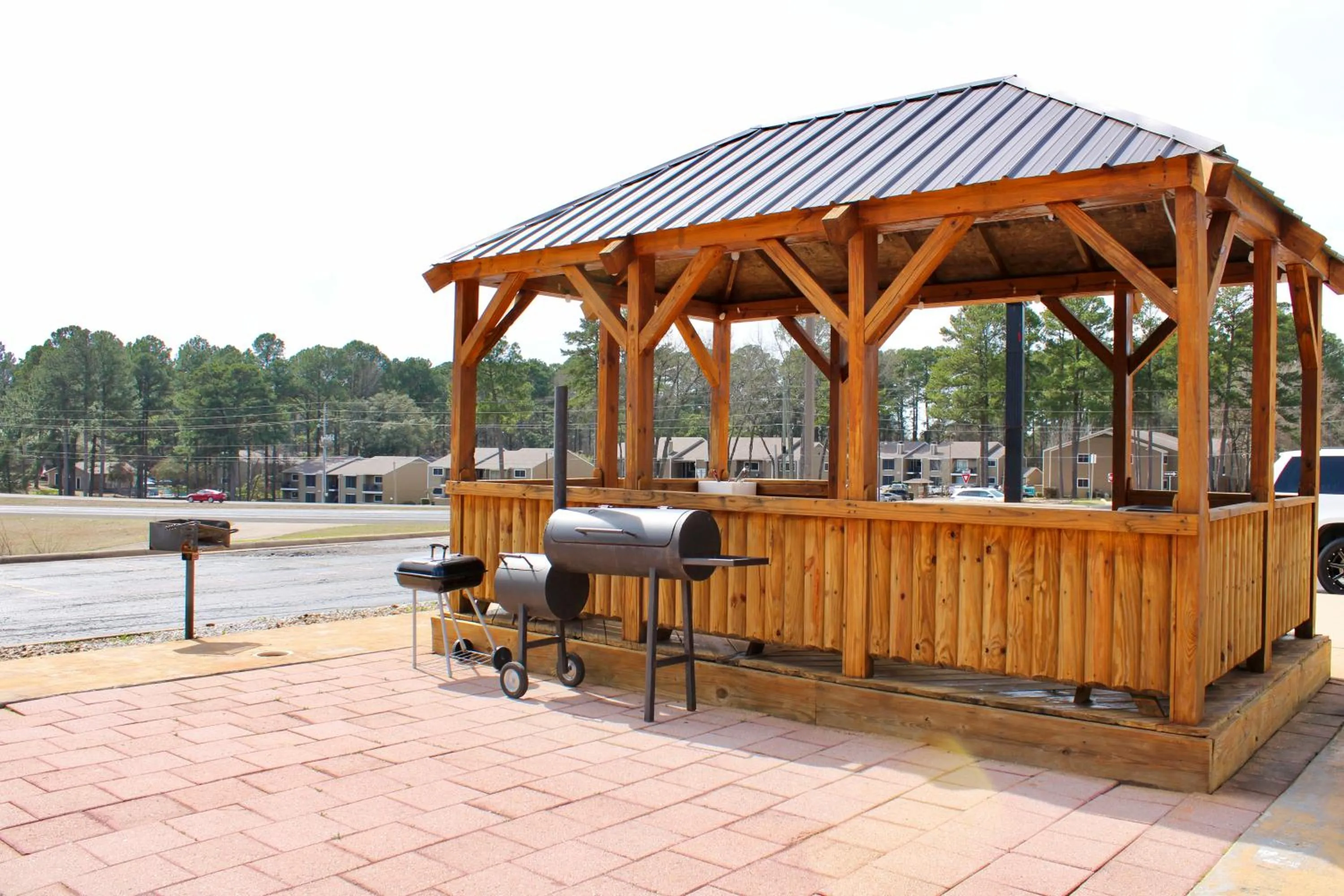 Patio in HomeTown Inn & Suites