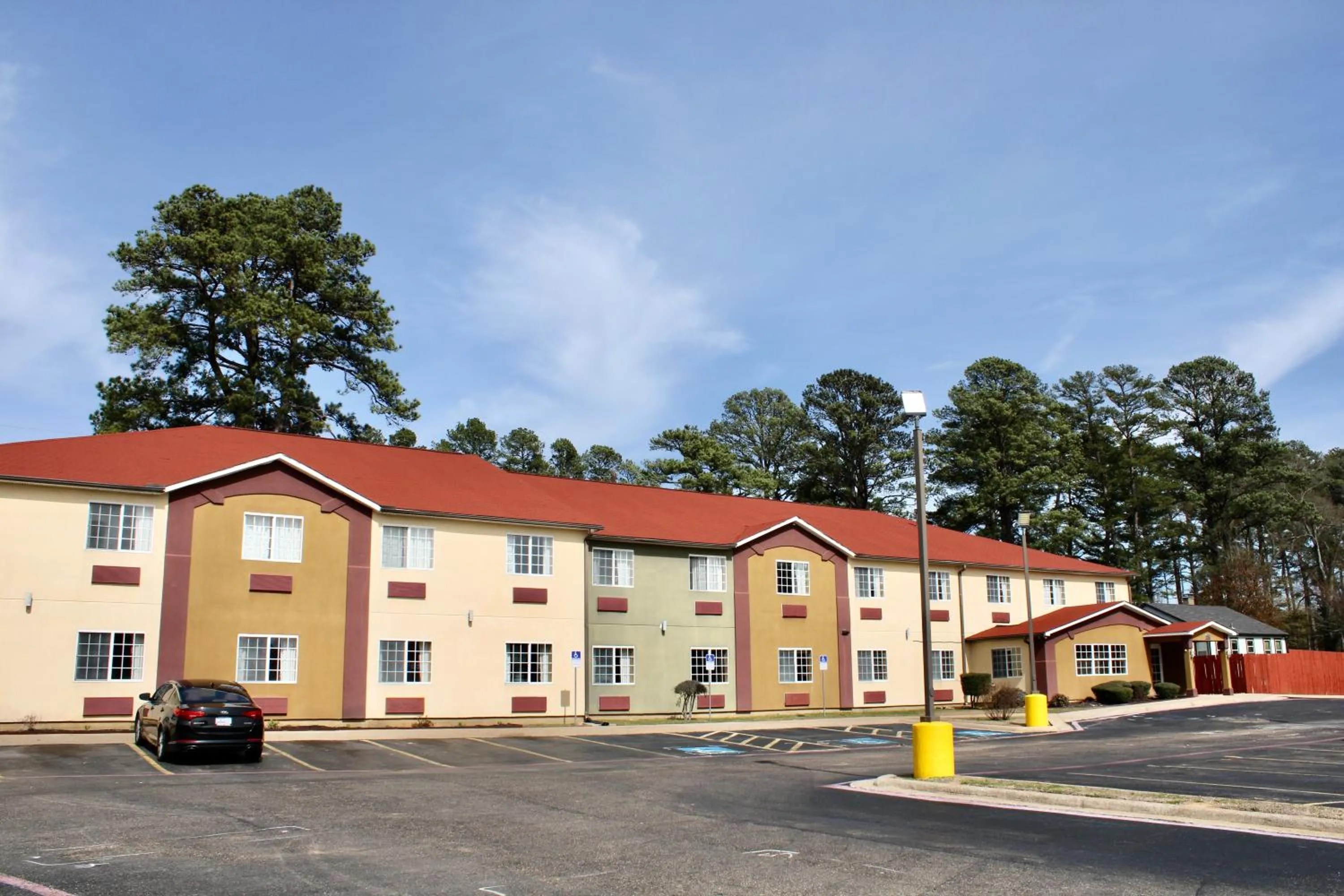 Property building in HomeTown Inn & Suites