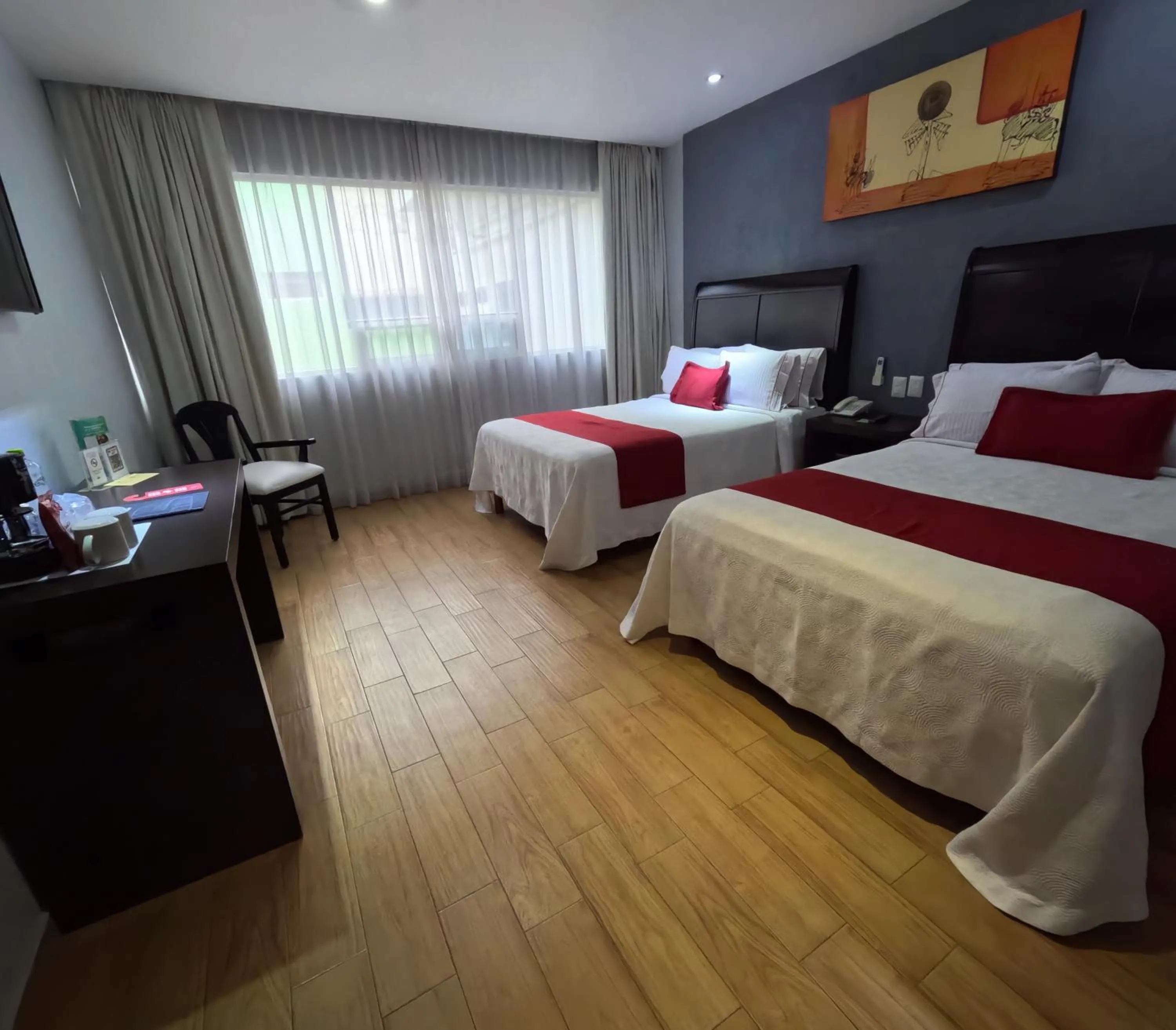 Photo of the whole room, Bed in Roma Guadalajara in downtown