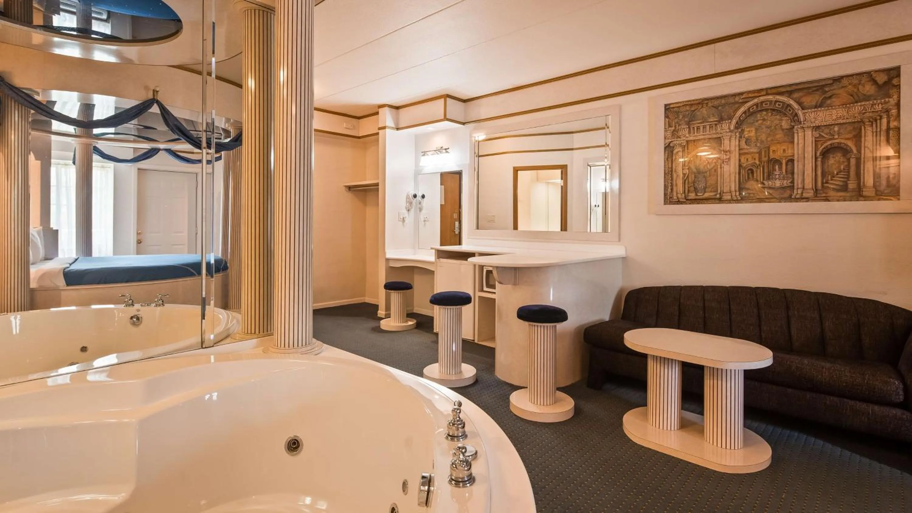 Photo of the whole room in Best Western Galena Inn & Suites