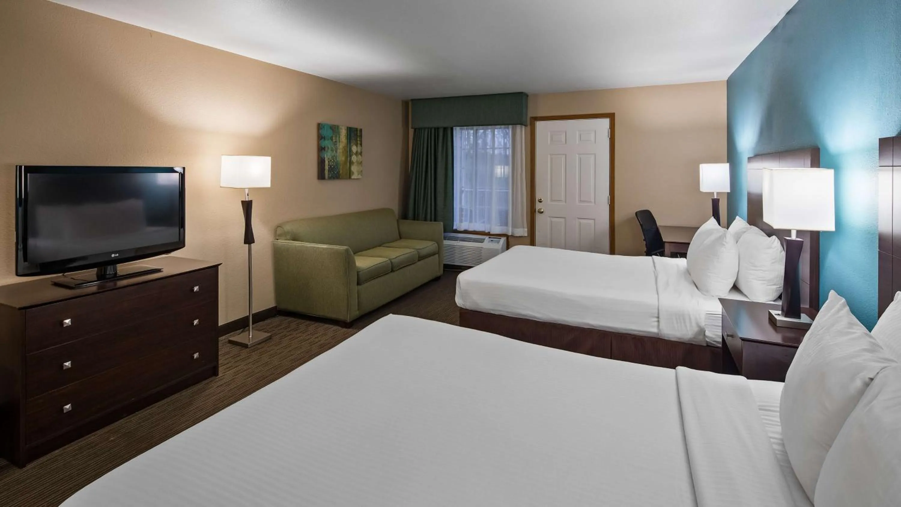 Photo of the whole room, Bed in Best Western Galena Inn & Suites