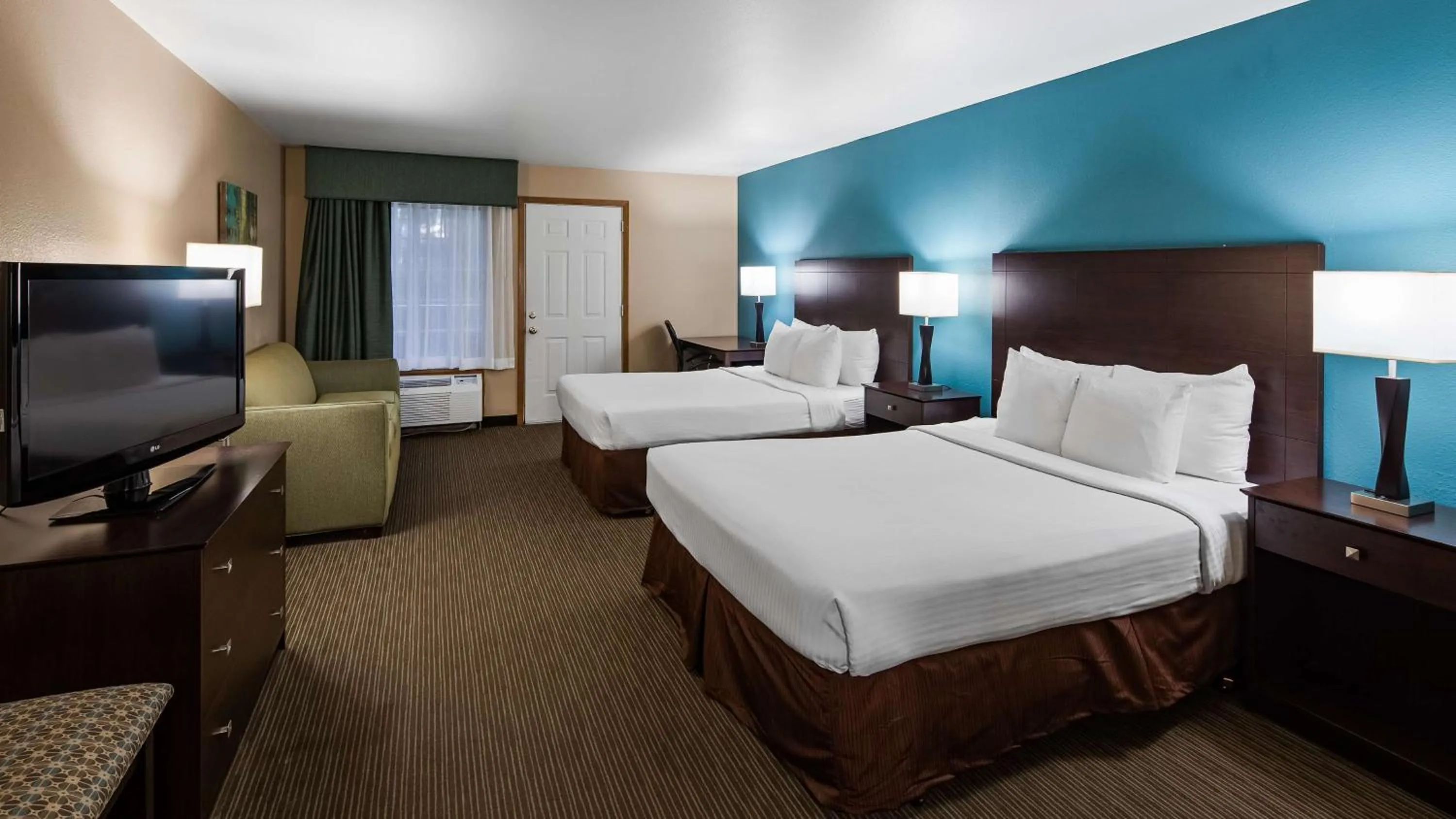 Photo of the whole room, Bed in Best Western Galena Inn & Suites