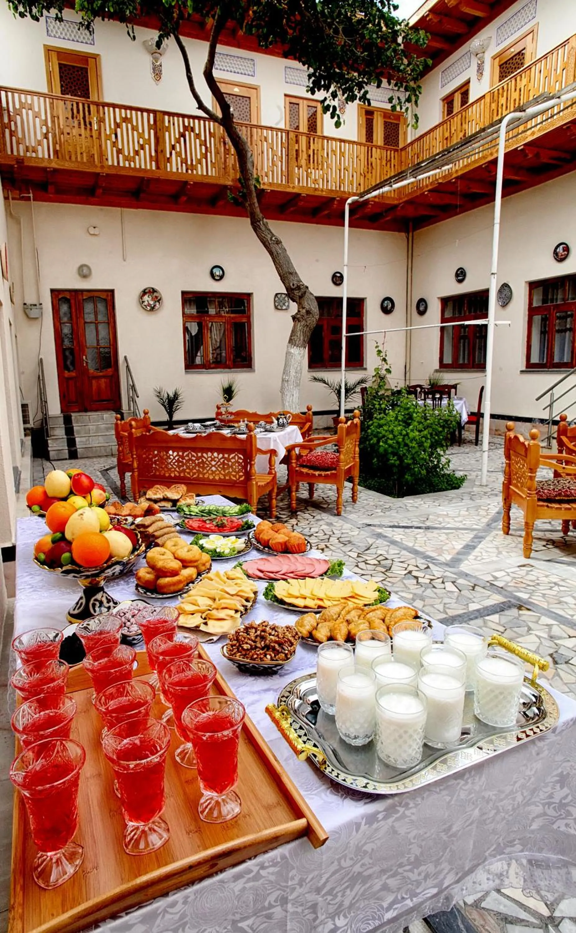 Food and drinks in Old Bukhara Boutique