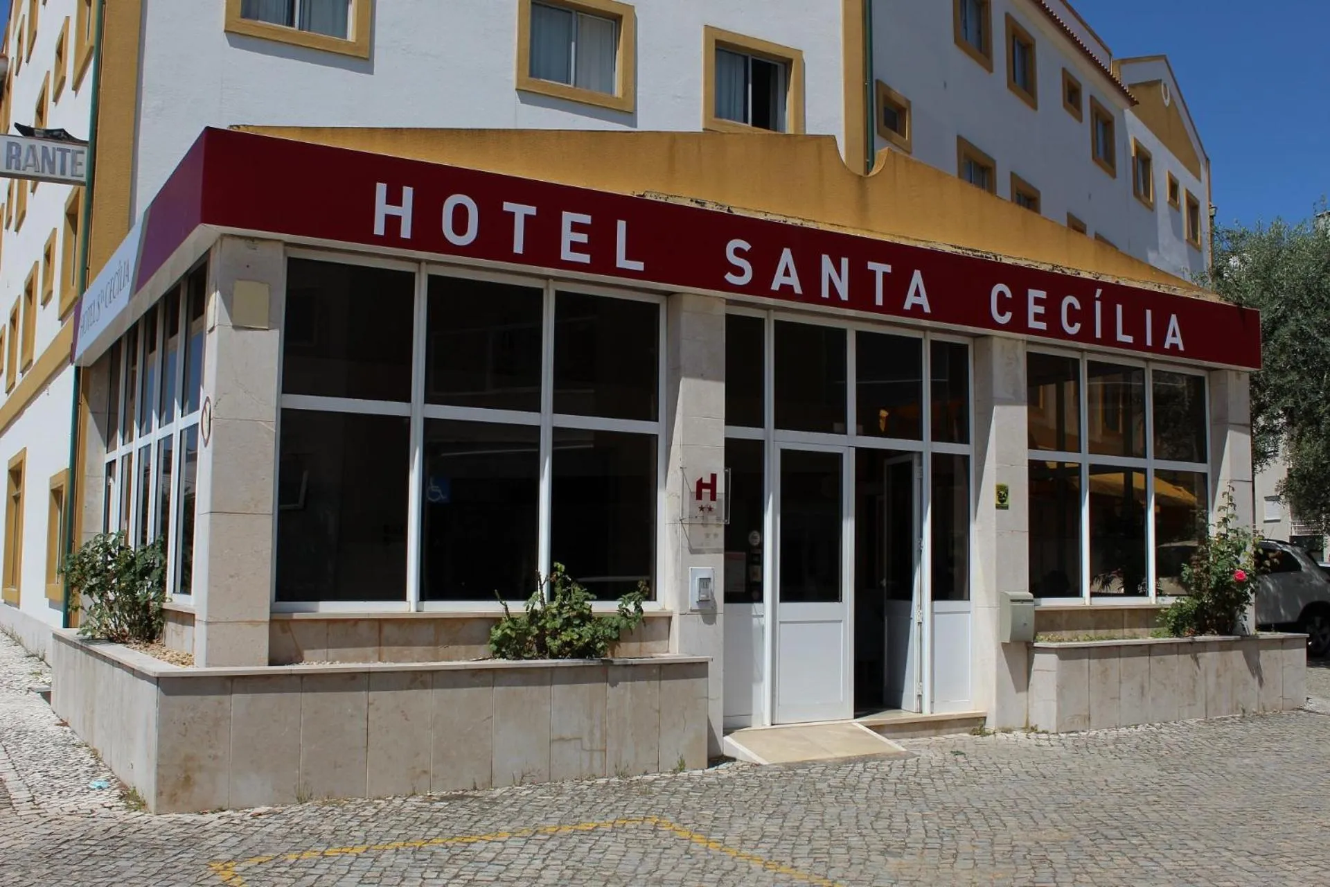 Property building in Hotel Santa Cecília