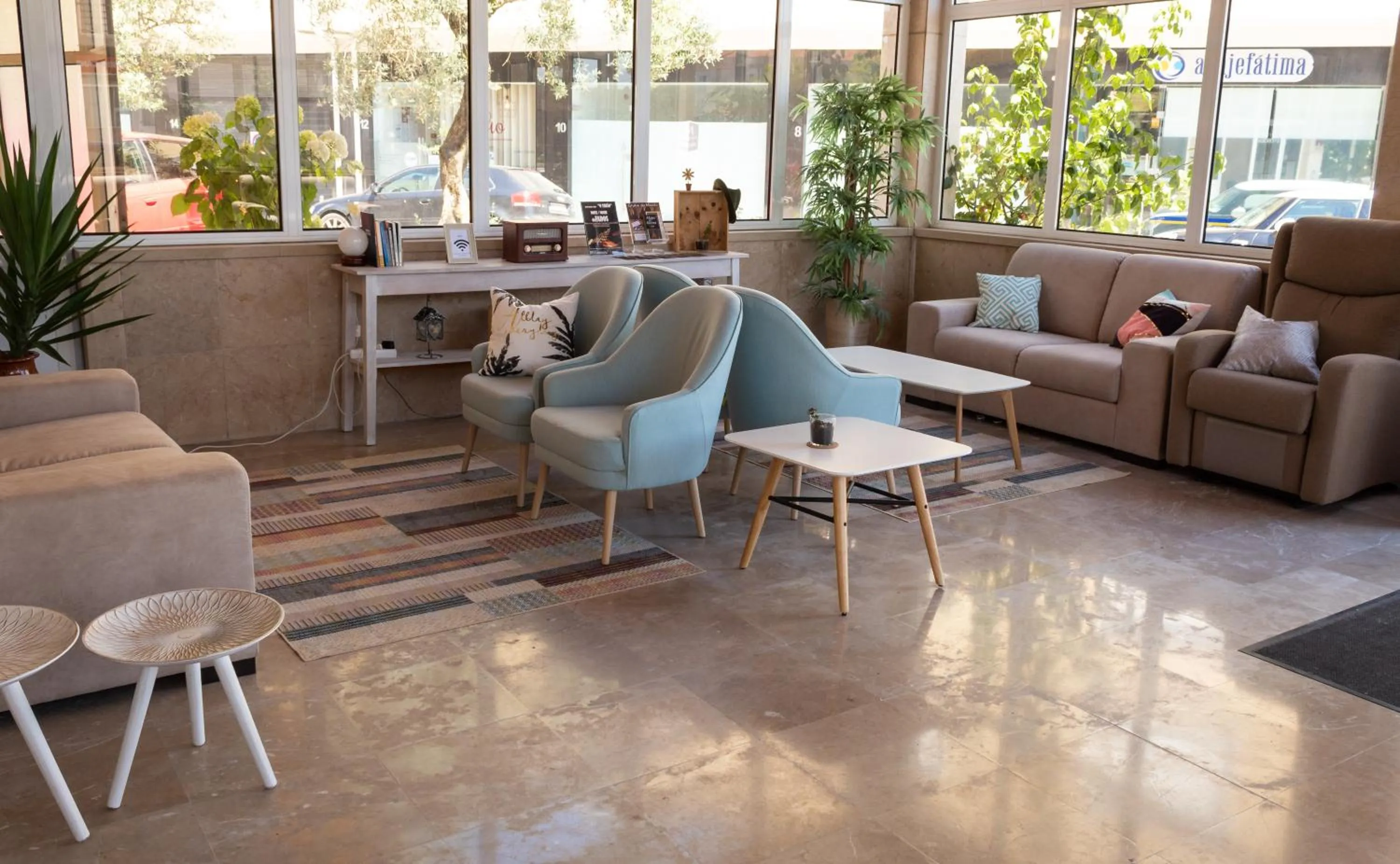 Communal lounge/ TV room in Hotel Santa Cecília