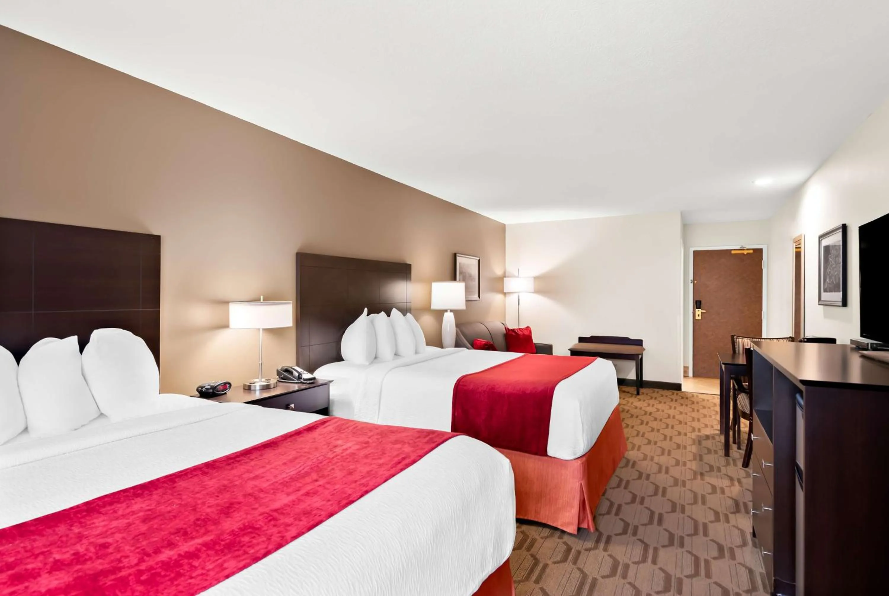 Bedroom, Bed in Best Western Palmyra Inn & Suites