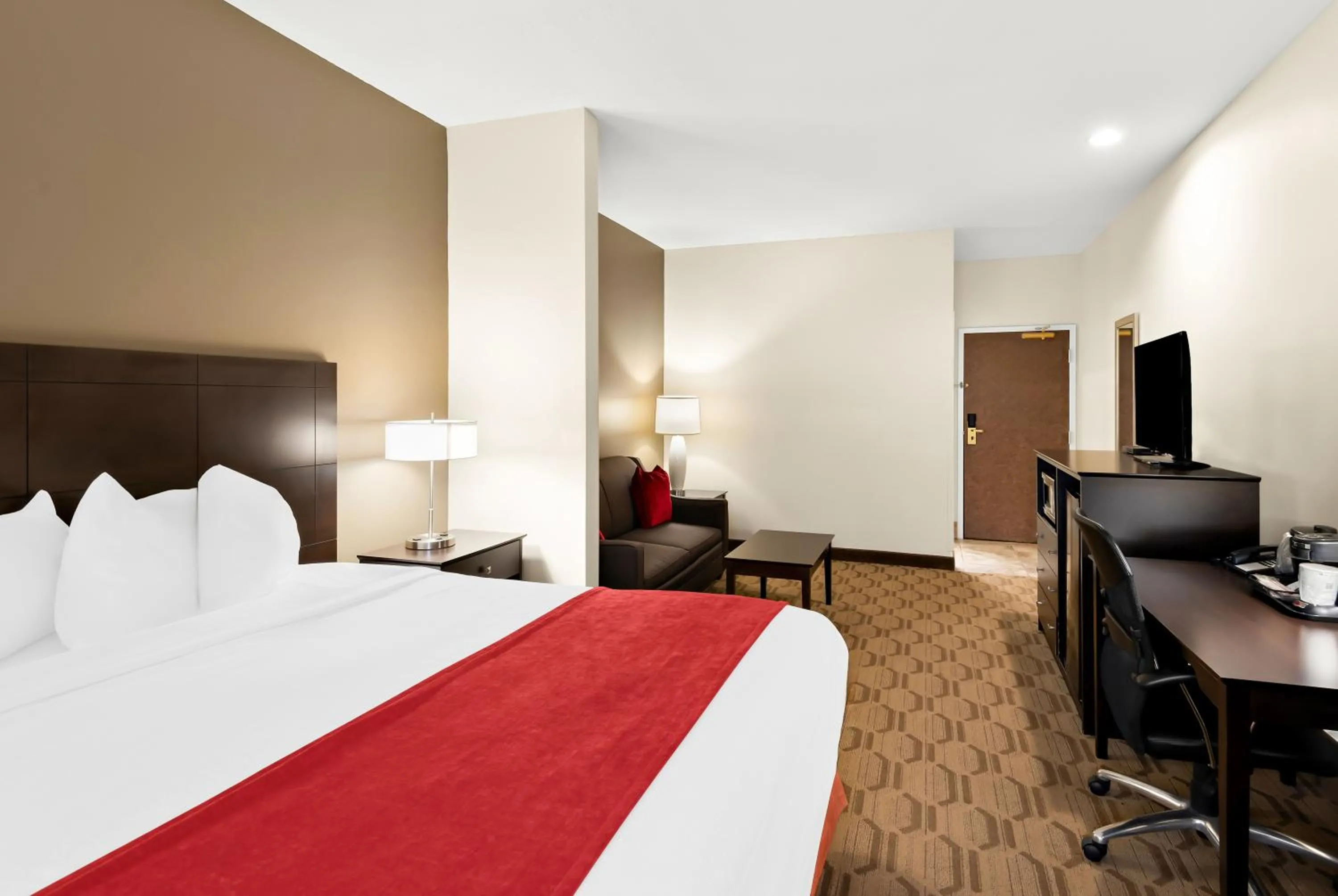 Photo of the whole room, Bed in Best Western Palmyra Inn & Suites