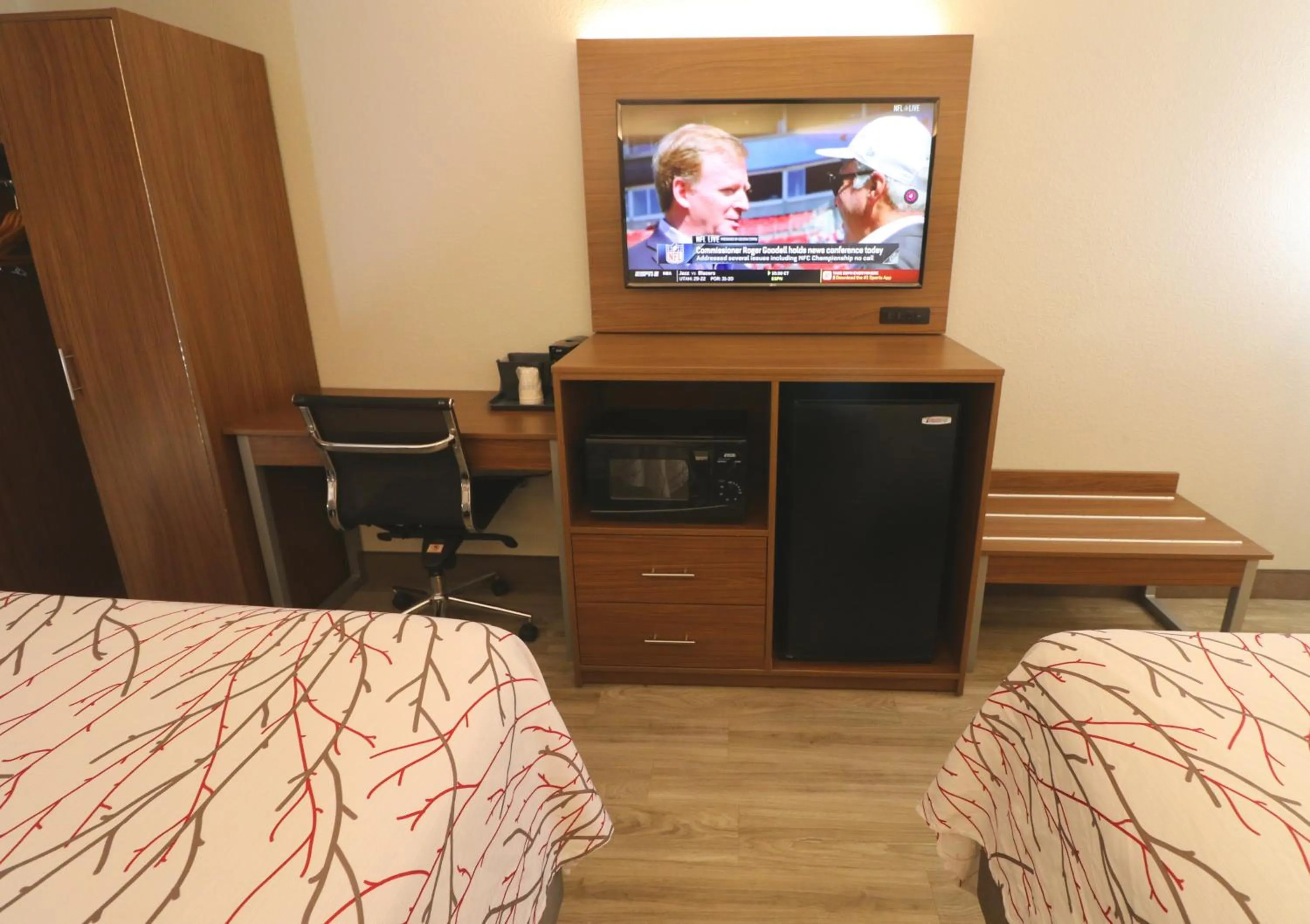 Decorative detail, Bed in Hotel LeBlanc Best Western Signature Collection