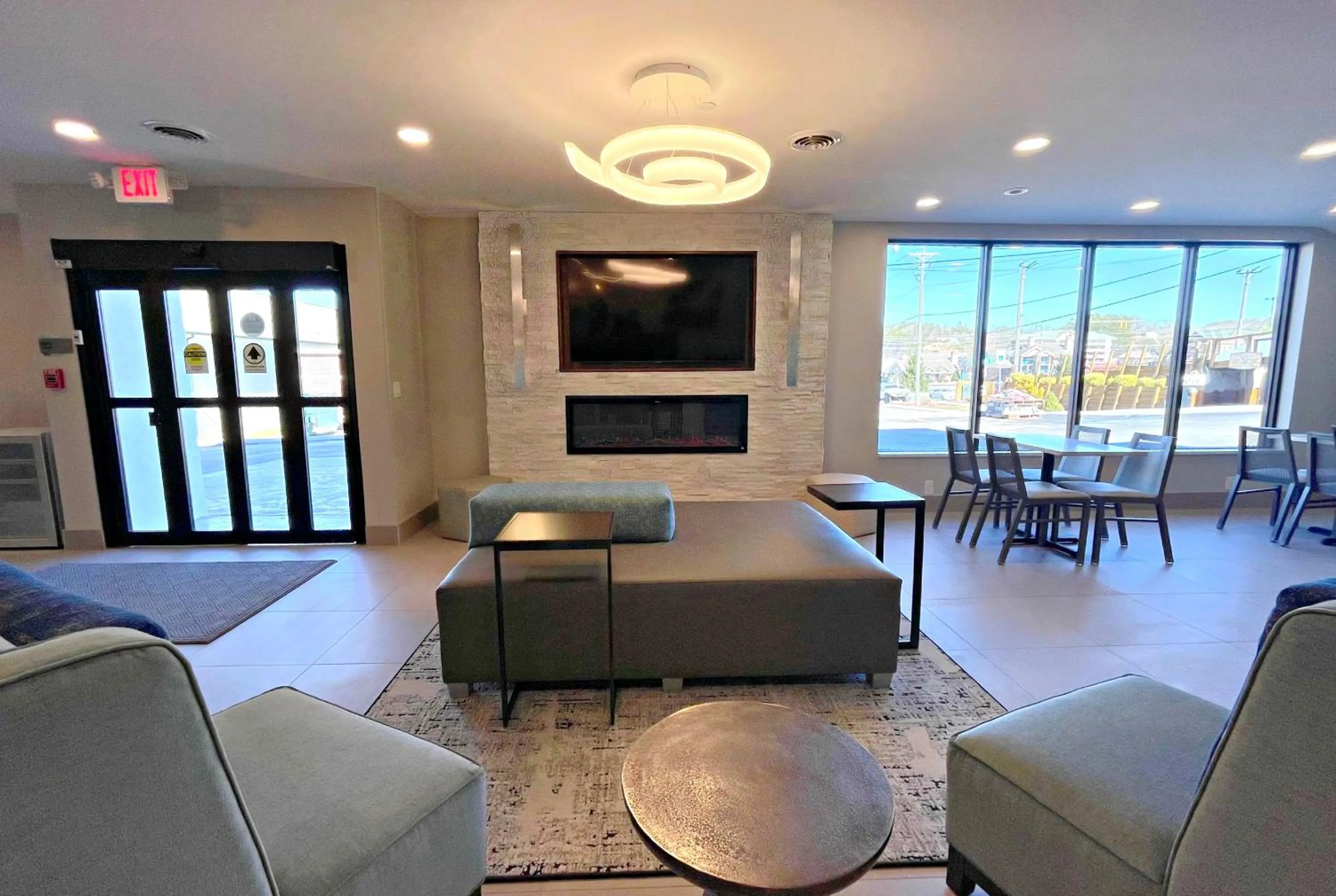 Seating area in Hotel LeBlanc Best Western Signature Collection