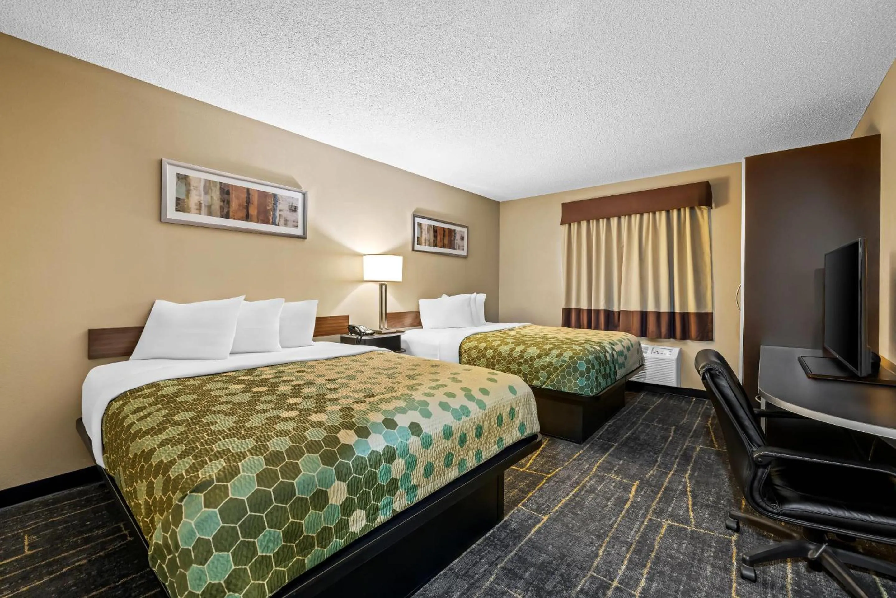 Bedroom, Bed in Rodeway Inn