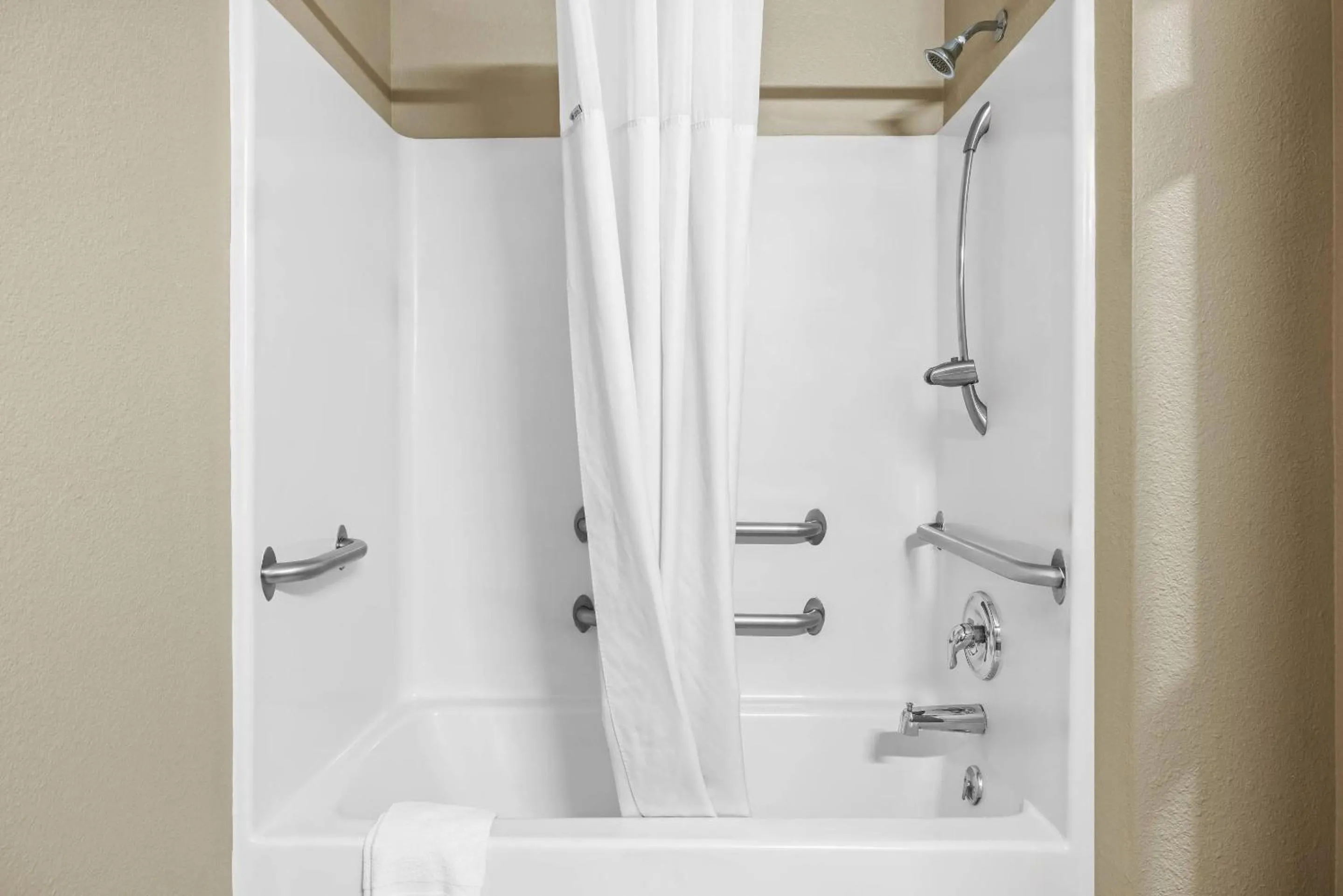 Bedroom in Rodeway Inn