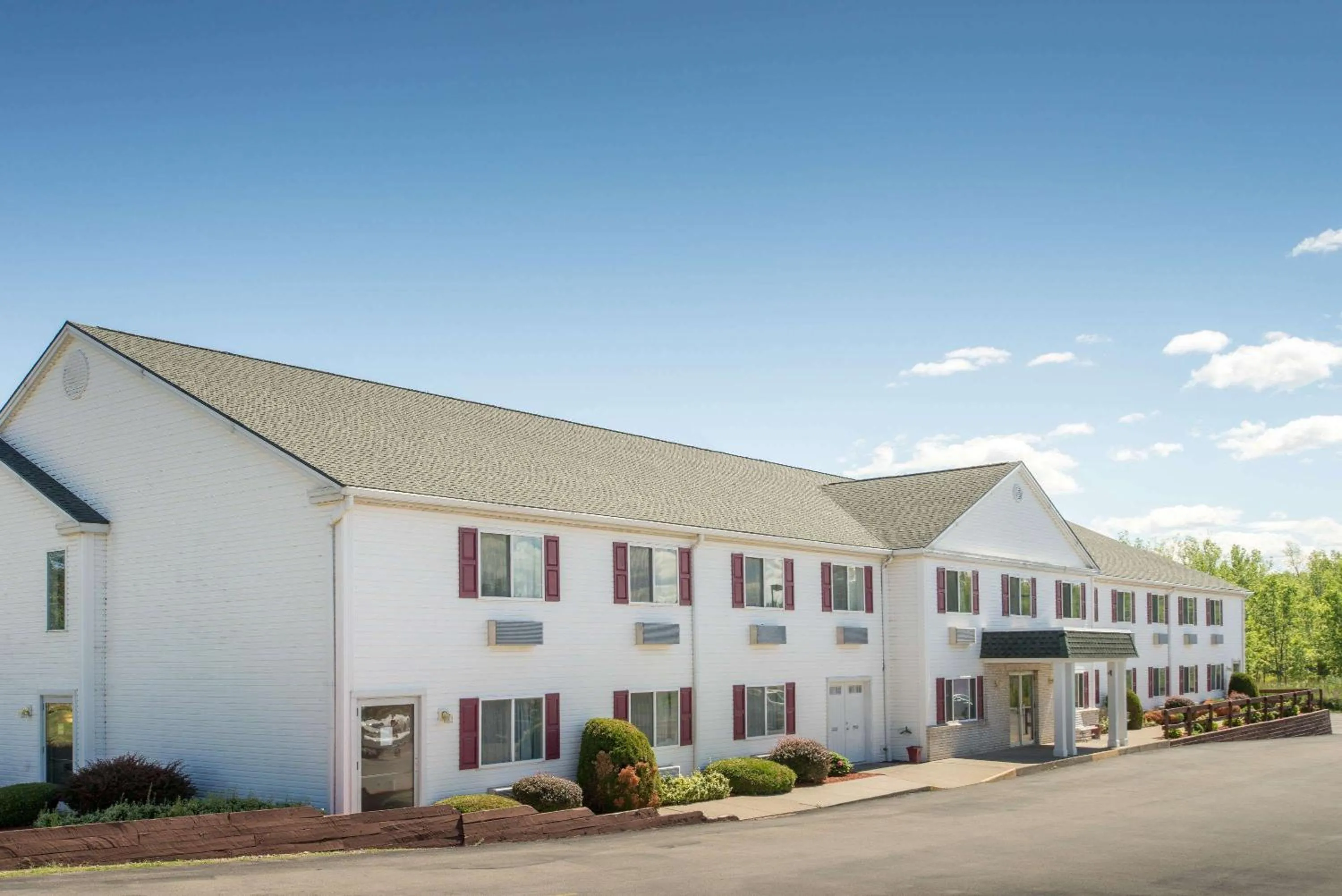 Property building in Super 8 by Wyndham Webster/Rochester