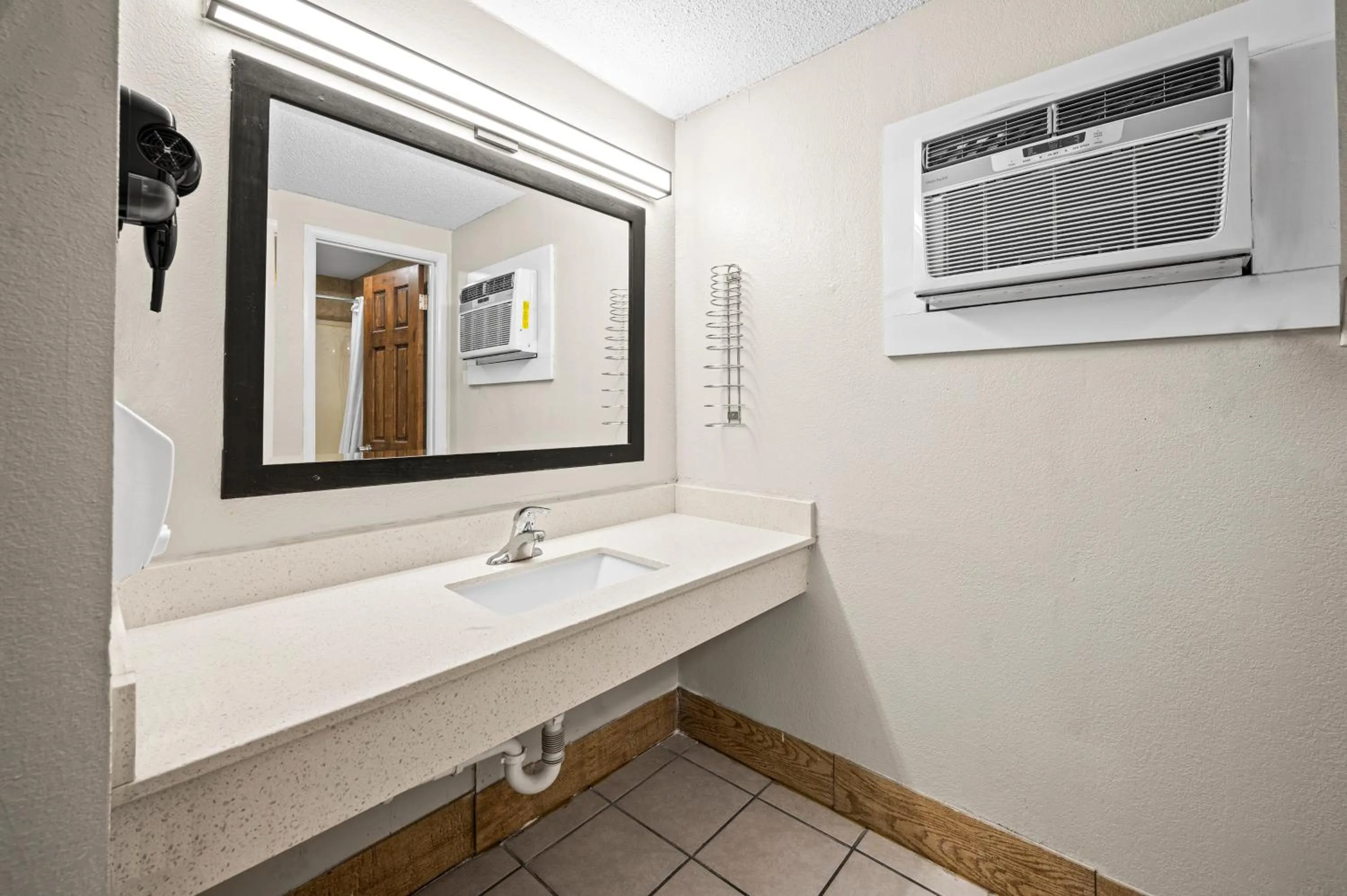 Country Town N' Suites