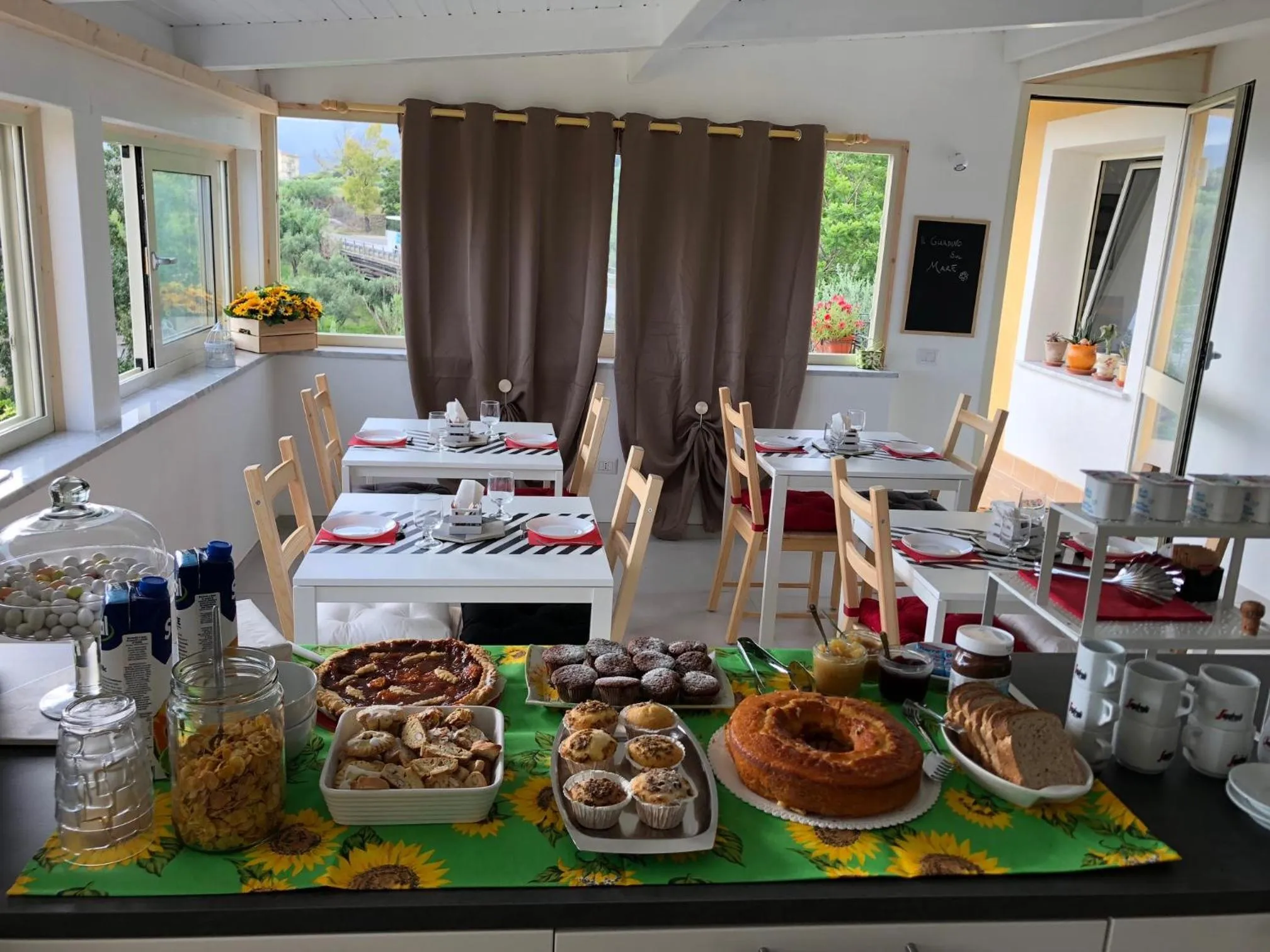 Breakfast in B & B Il Giardino sul Mare