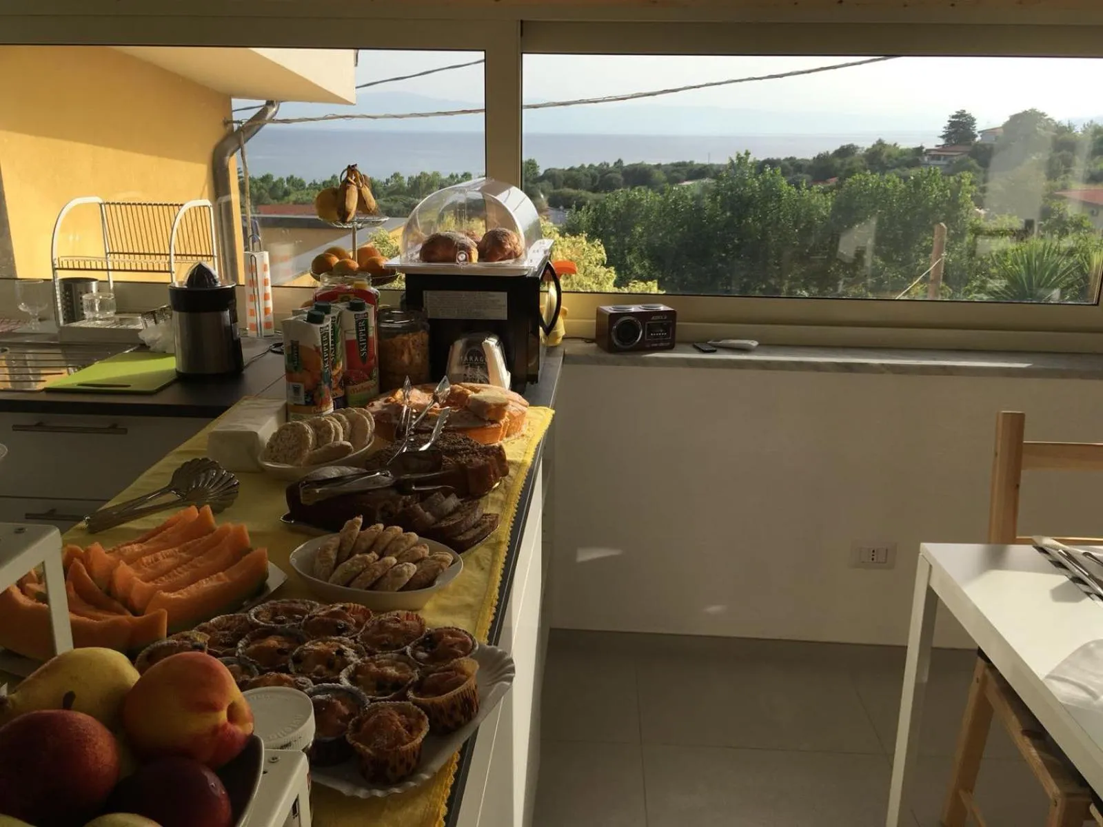 Breakfast in B & B Il Giardino sul Mare