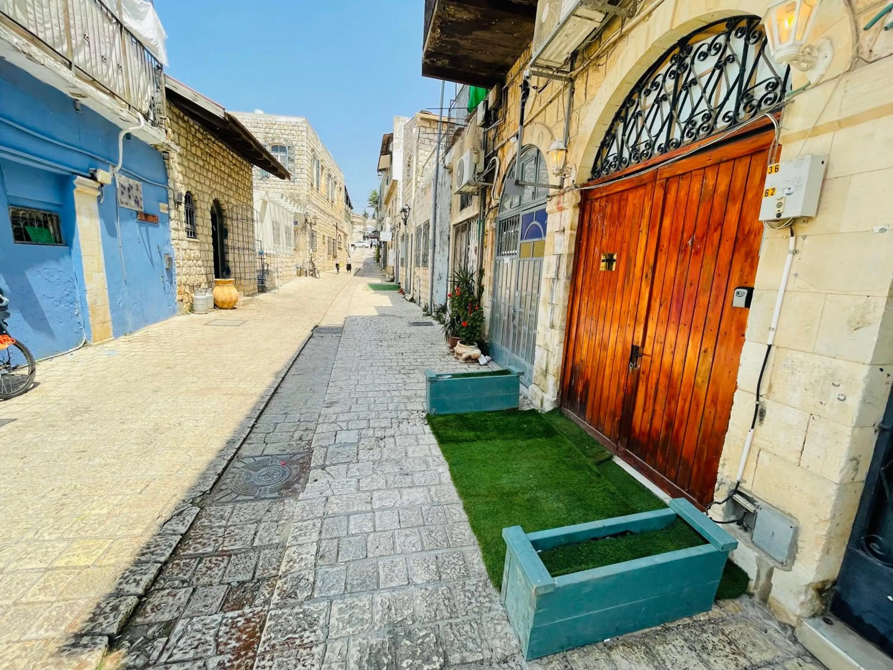 Facade/entrance in Zimmer in old City