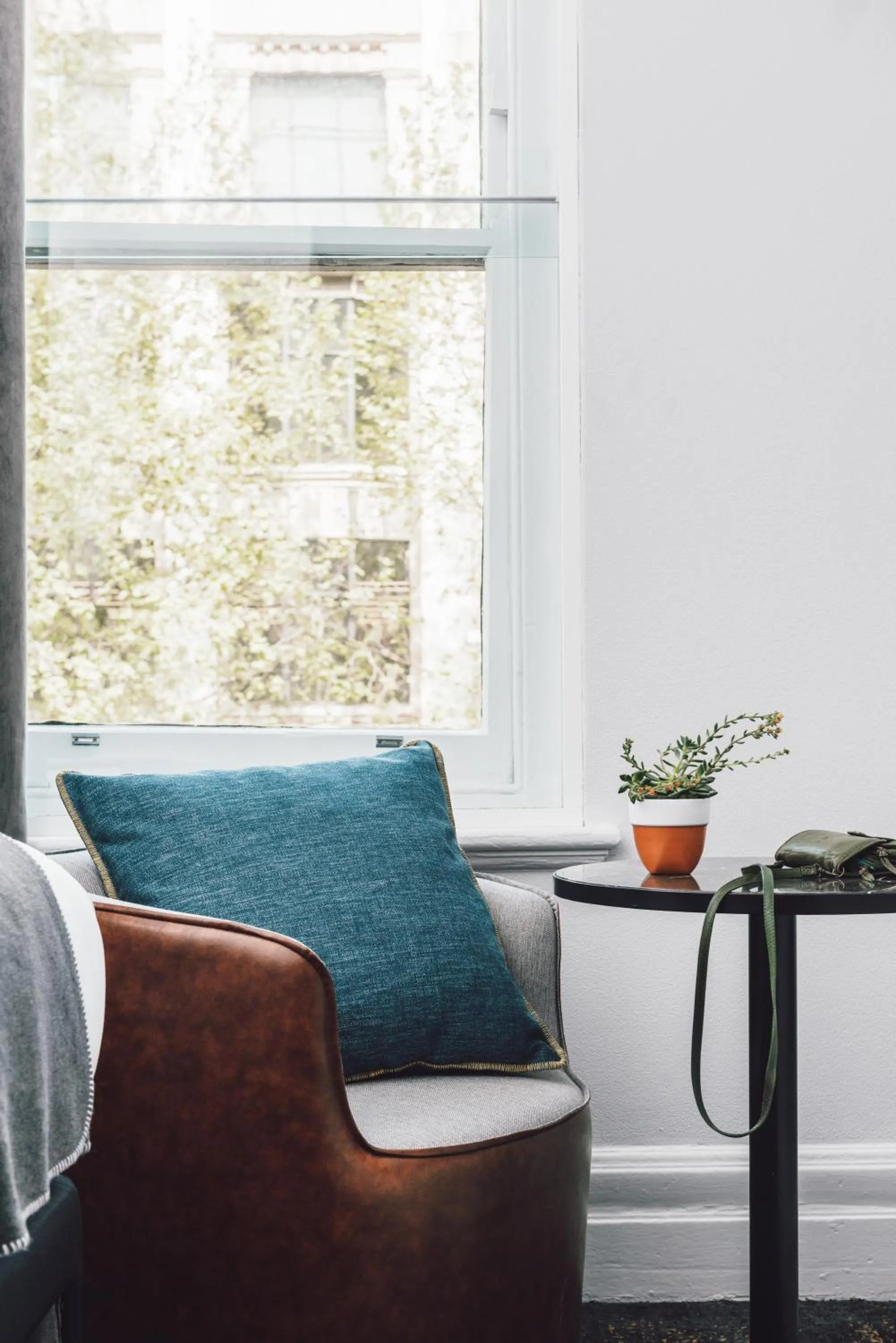 Seating area in Veriu Central