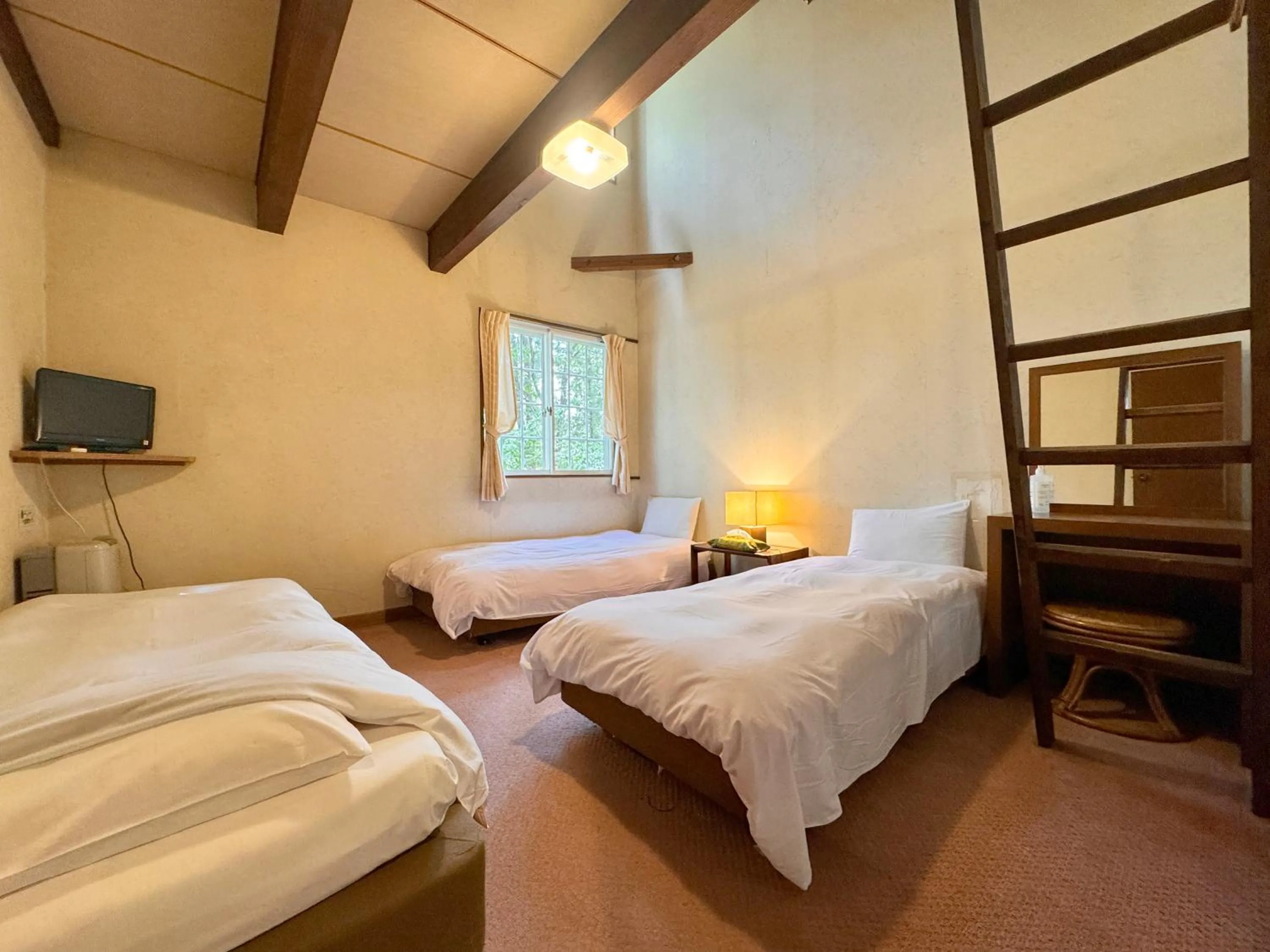 Photo of the whole room, Bed in Rantanrirun ランタンリルン