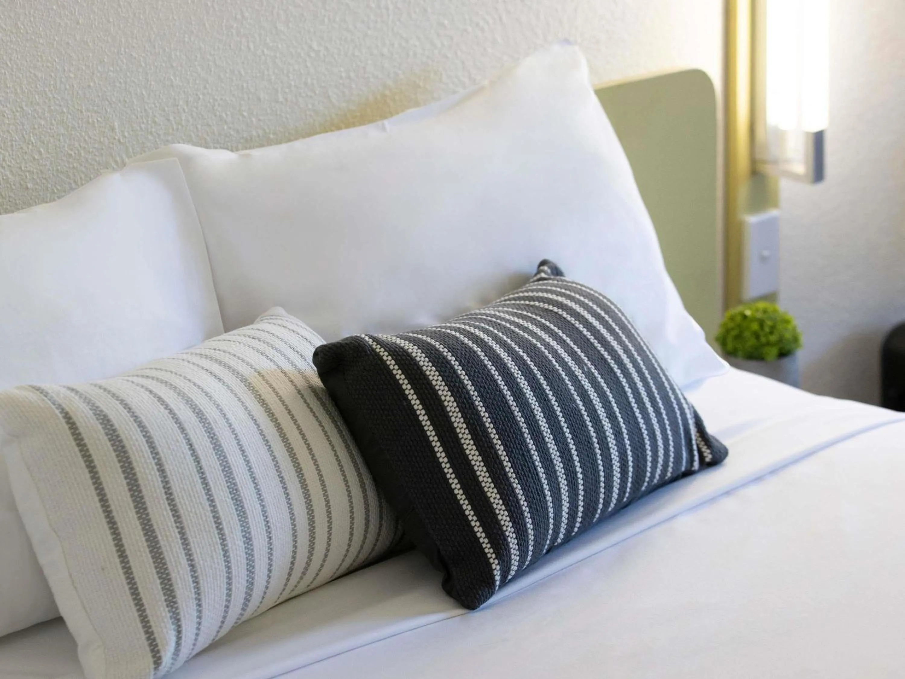 Bedroom, Bed in ibis Budget Canberra