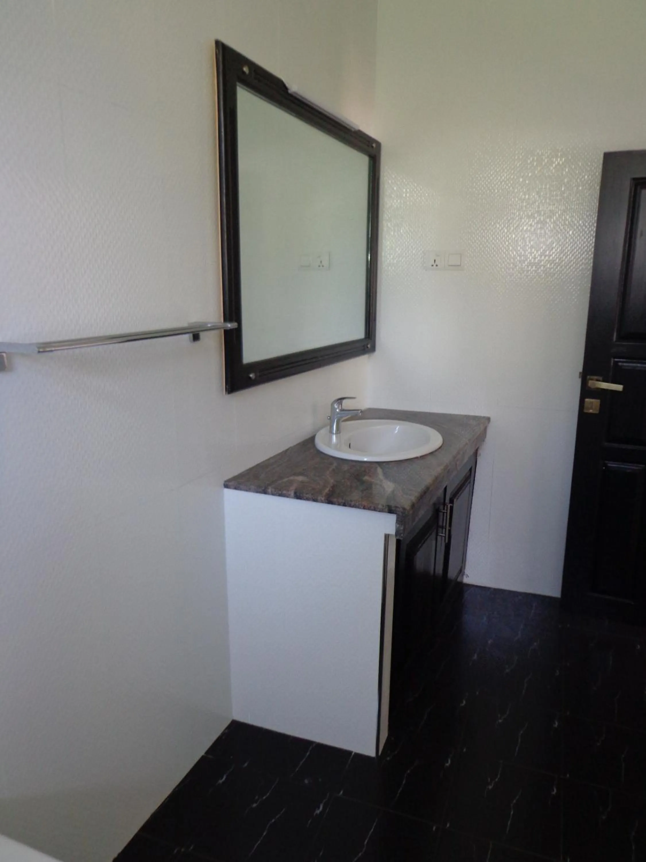 Bathroom in Villa Tissa Beach Resort