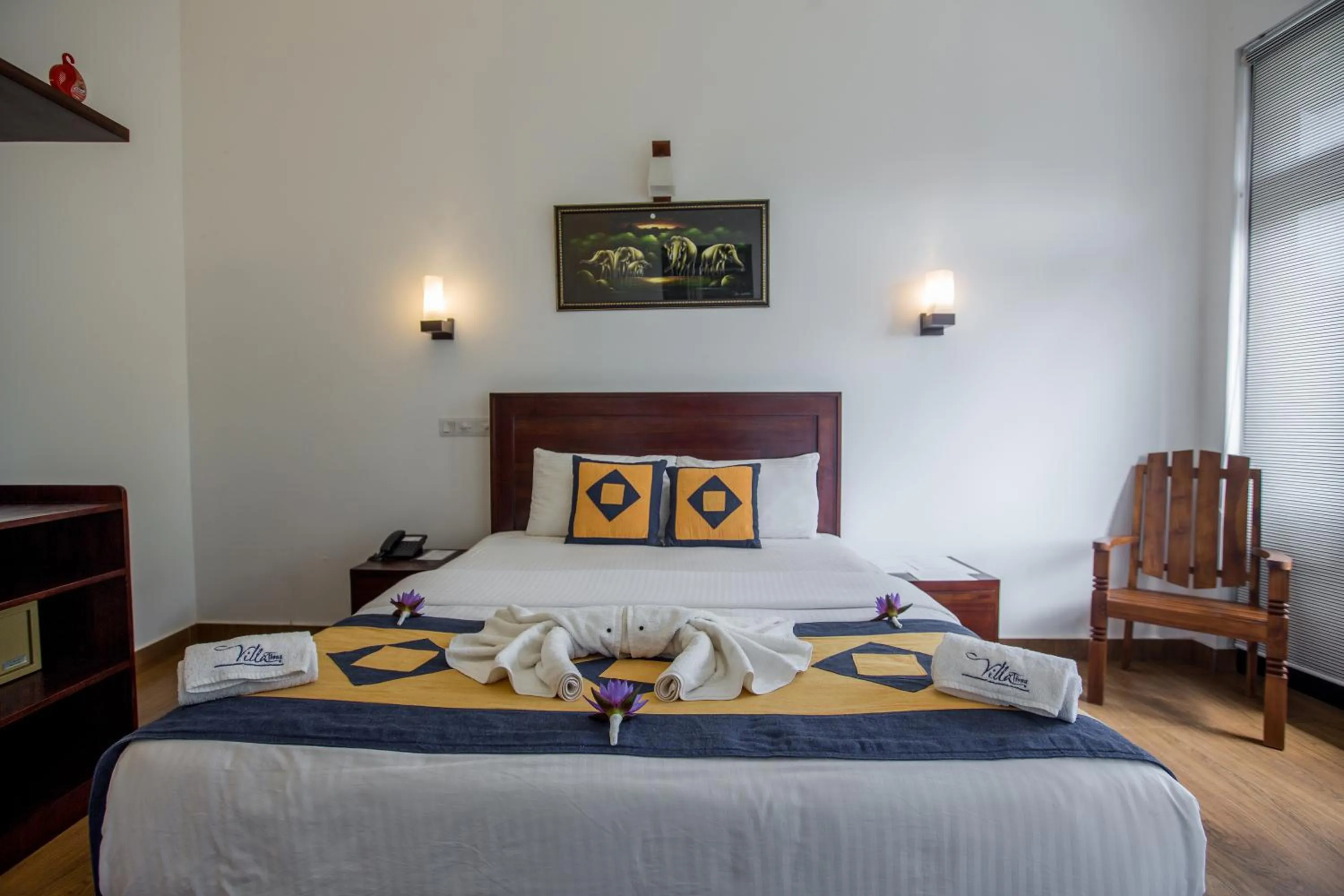 Bed in Villa Tissa Beach Resort
