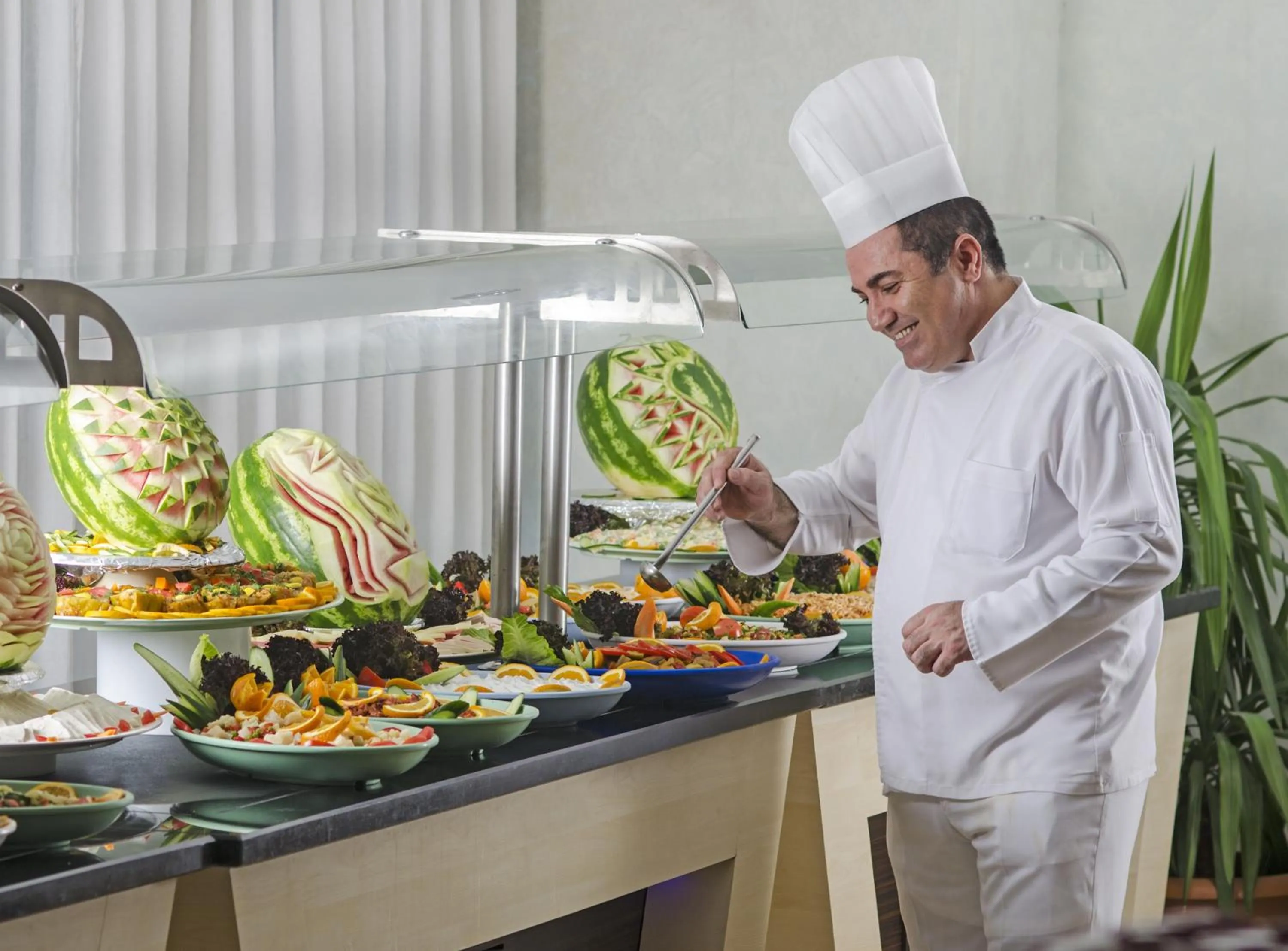 Restaurant/places to eat in Palmin Hotel