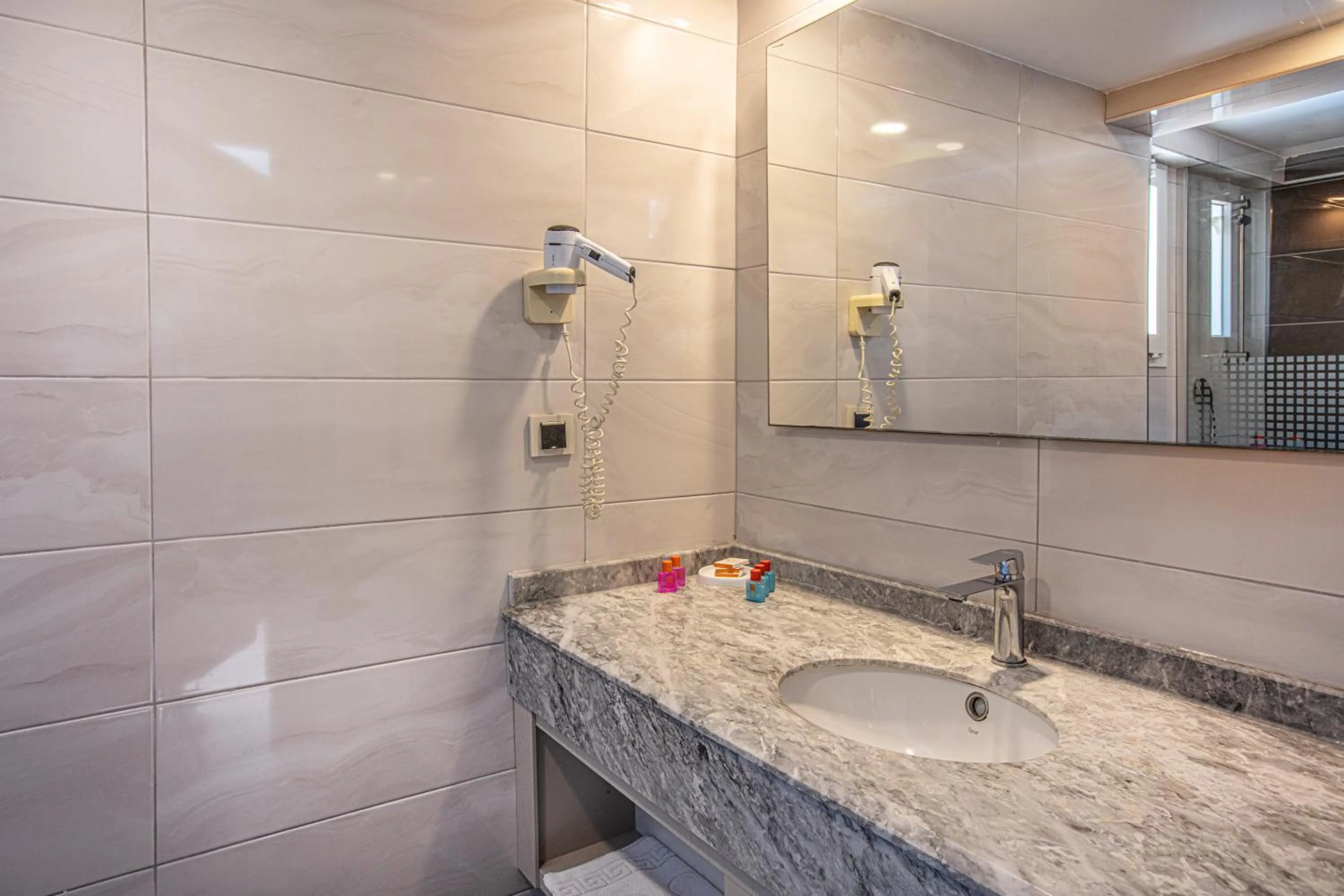 Bathroom in Palmin Hotel