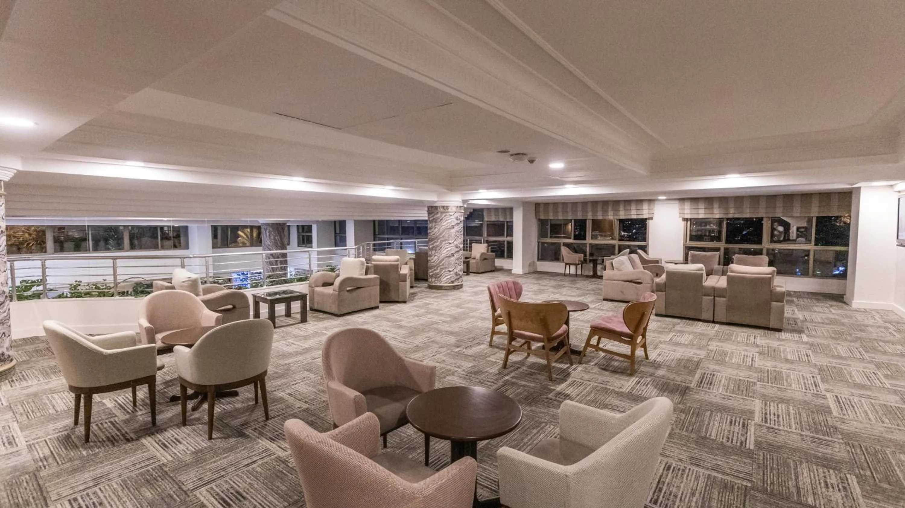 Communal lounge/ TV room in Palmin Hotel