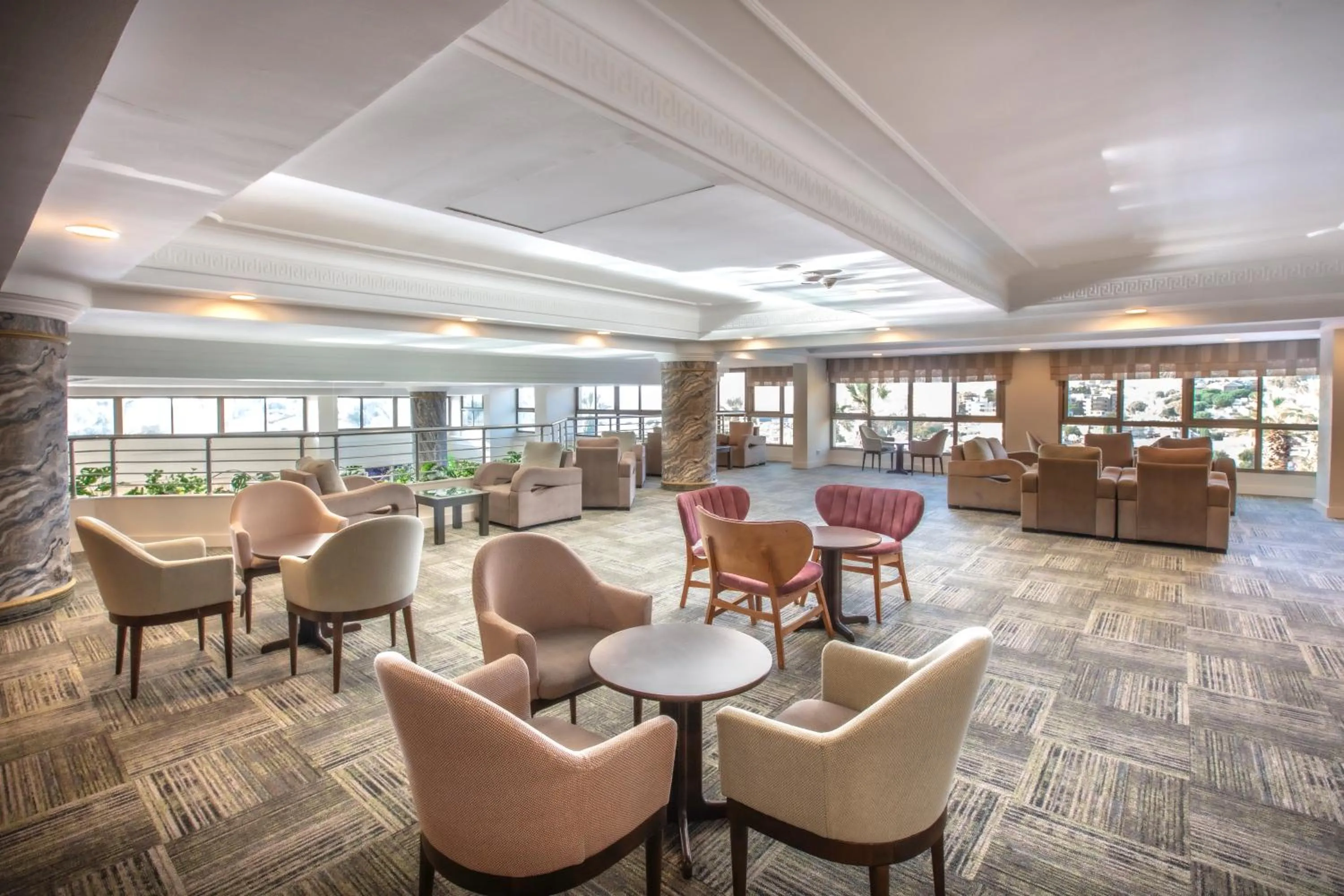 Communal lounge/ TV room in Palmin Hotel