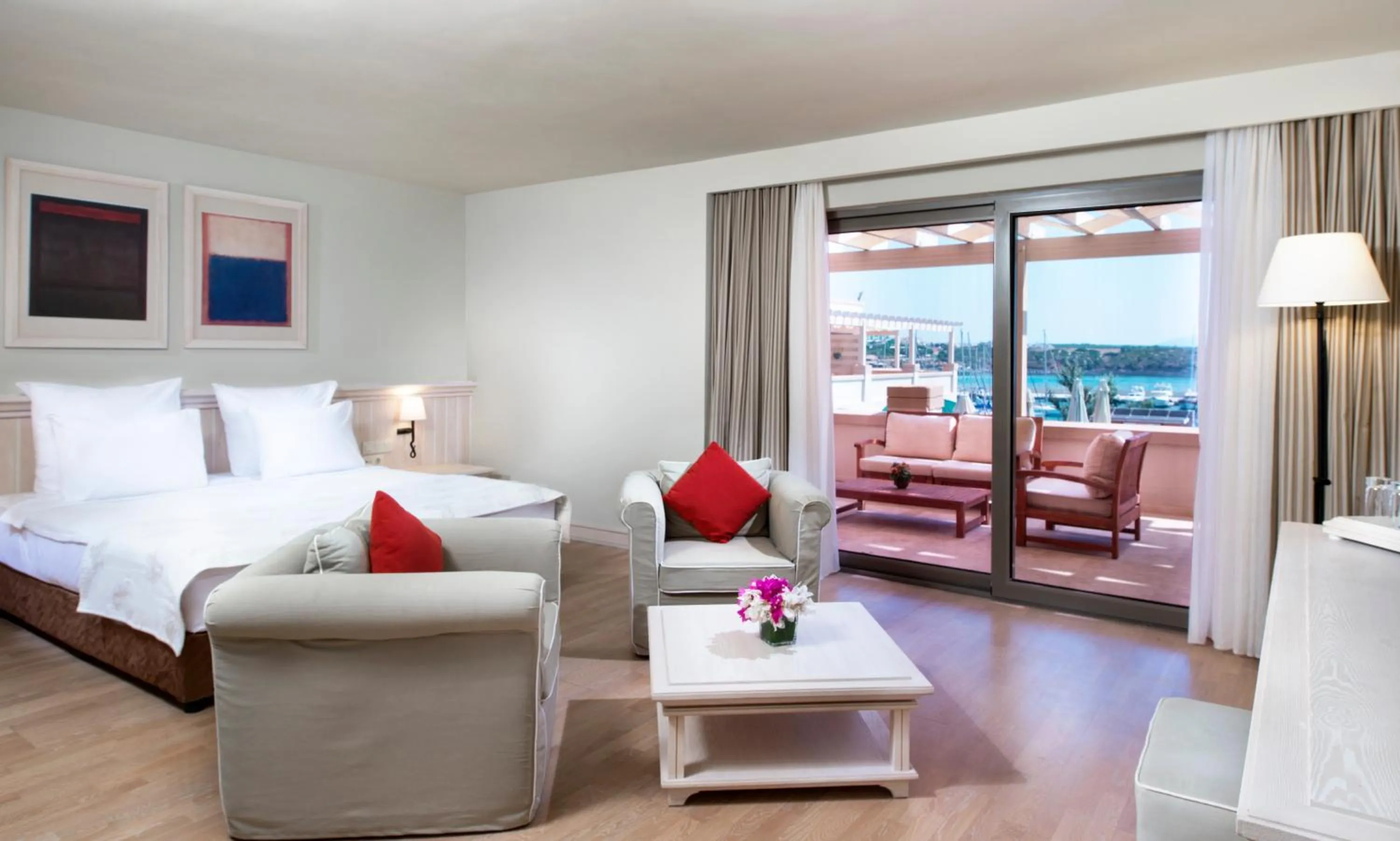 Living room, Bed in Yacht Club