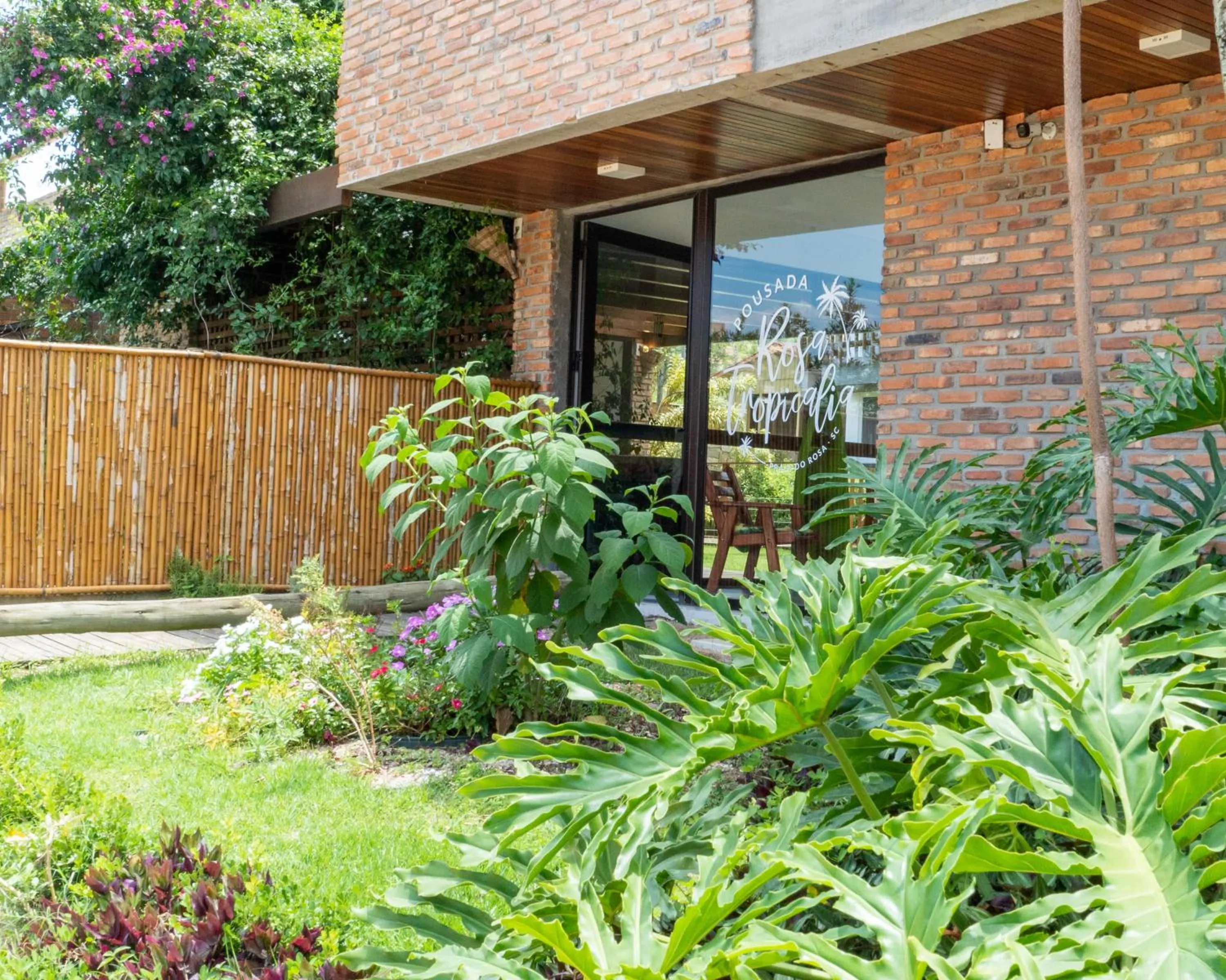 Pousada Rosa Tropicalia