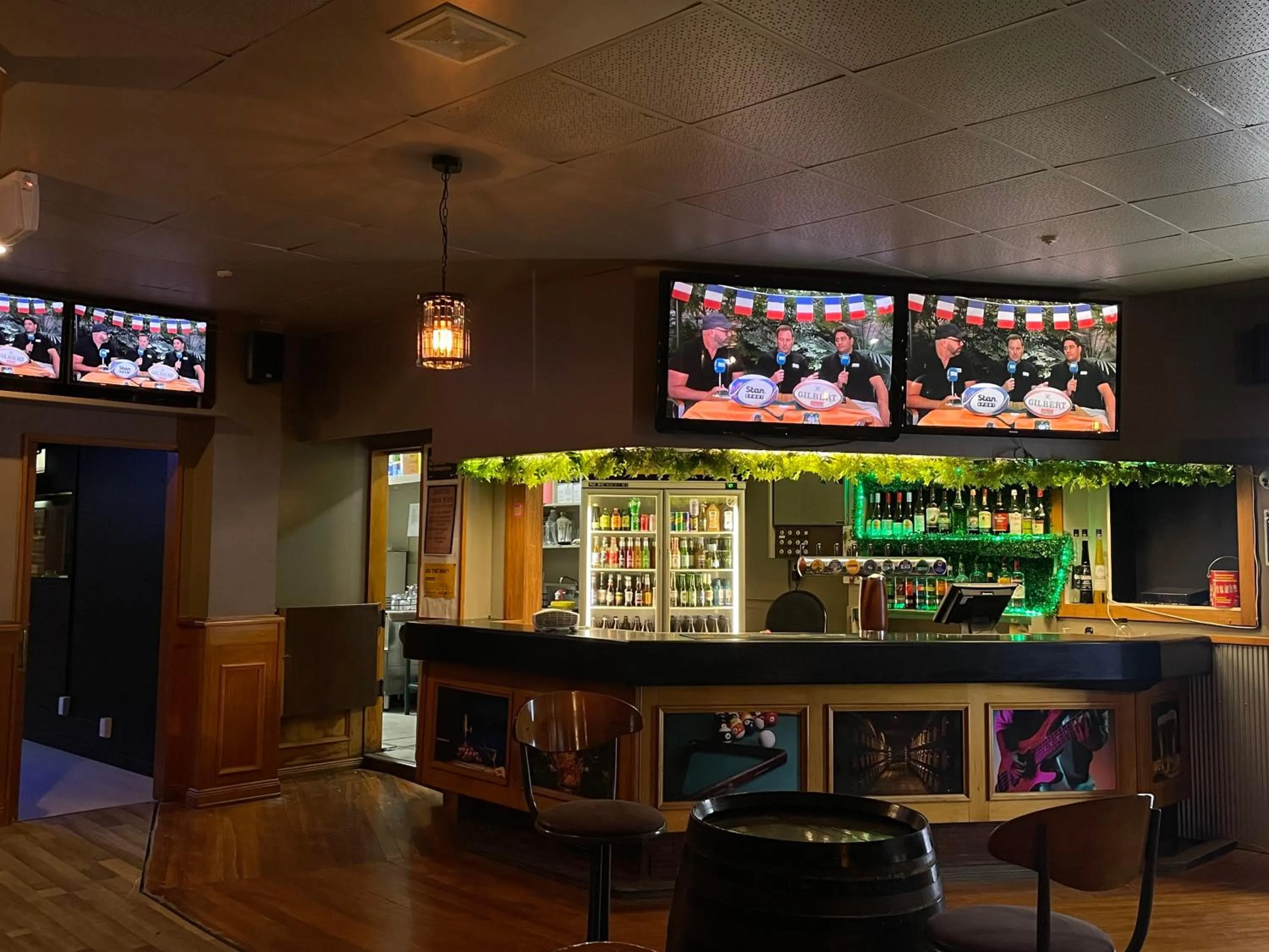 Restaurant/places to eat in Geraldine Heritage Hotel