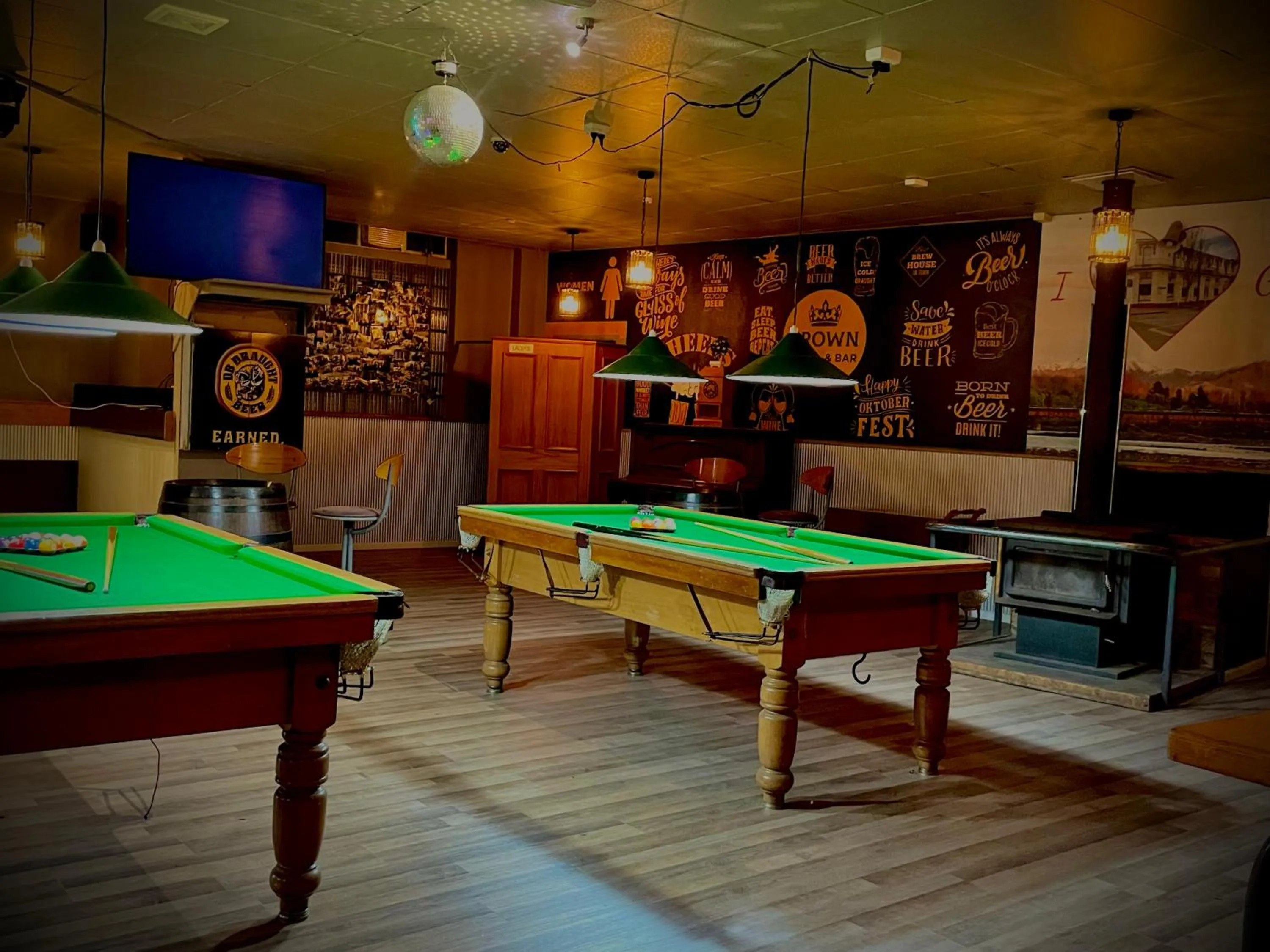 Nightclub / DJ in Geraldine Heritage Hotel