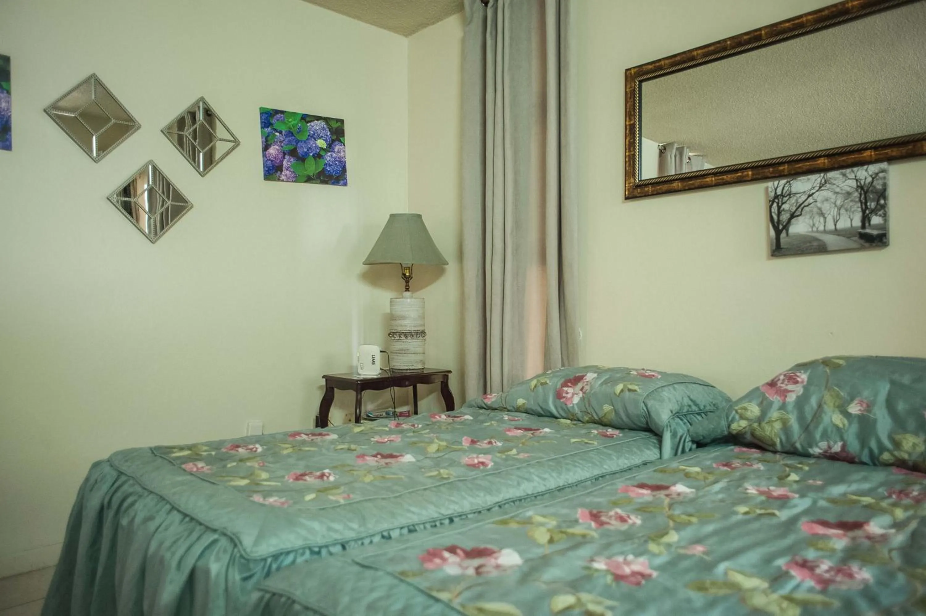 Bedroom, Bed in Montego Bay Club Beach Resort