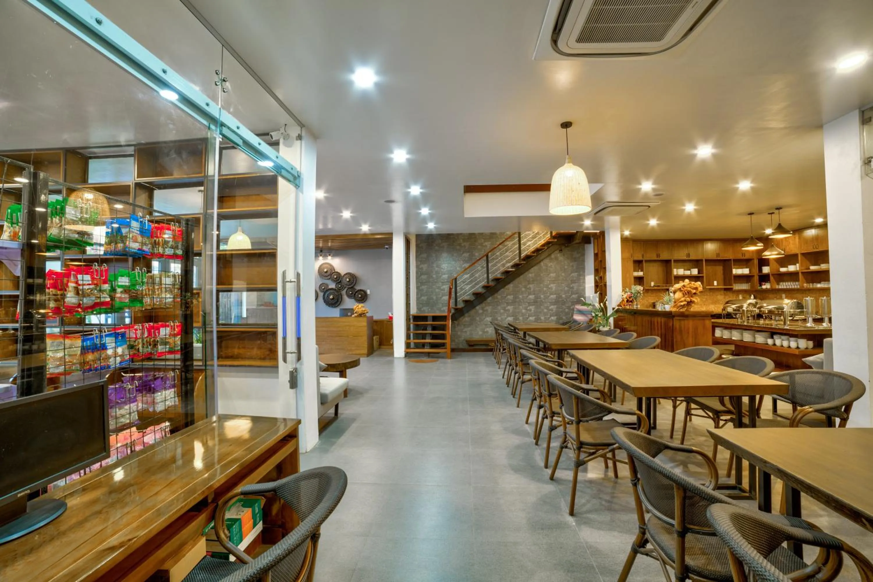 Restaurant/places to eat in Lustig Hostel