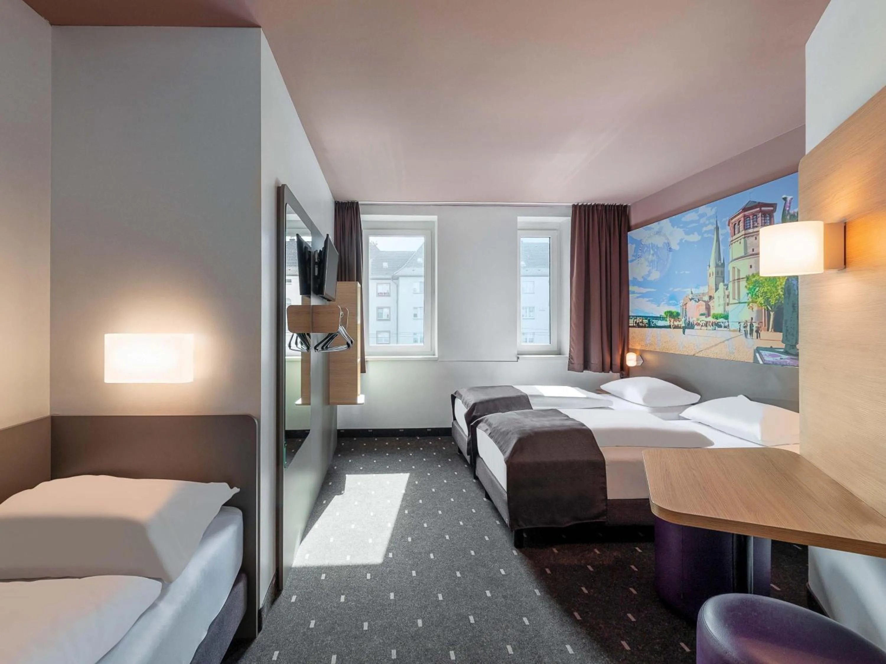 Photo of the whole room, Bed in B&B HOTEL Düsseldorf-Mitte