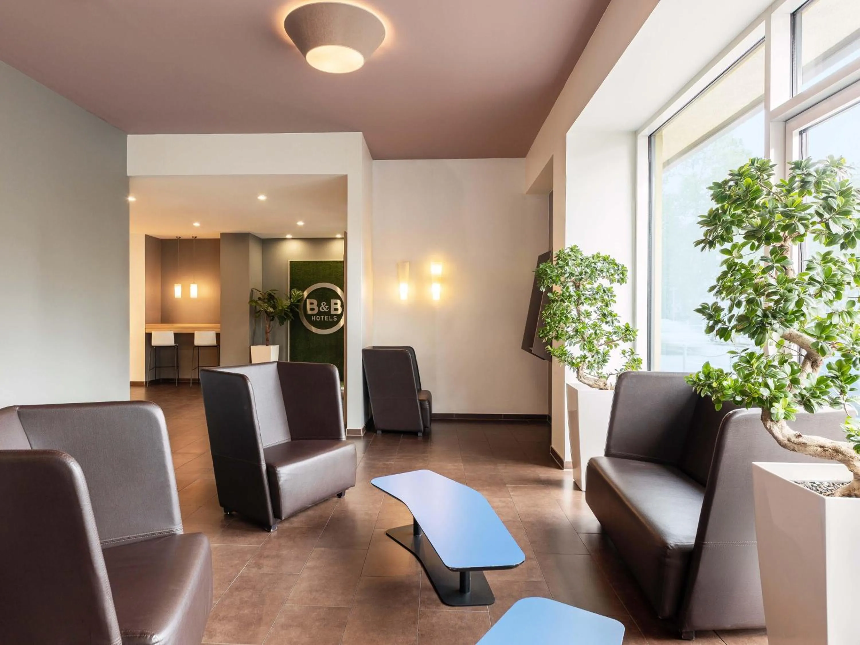 Lobby or reception in B&B HOTEL Düsseldorf-Mitte