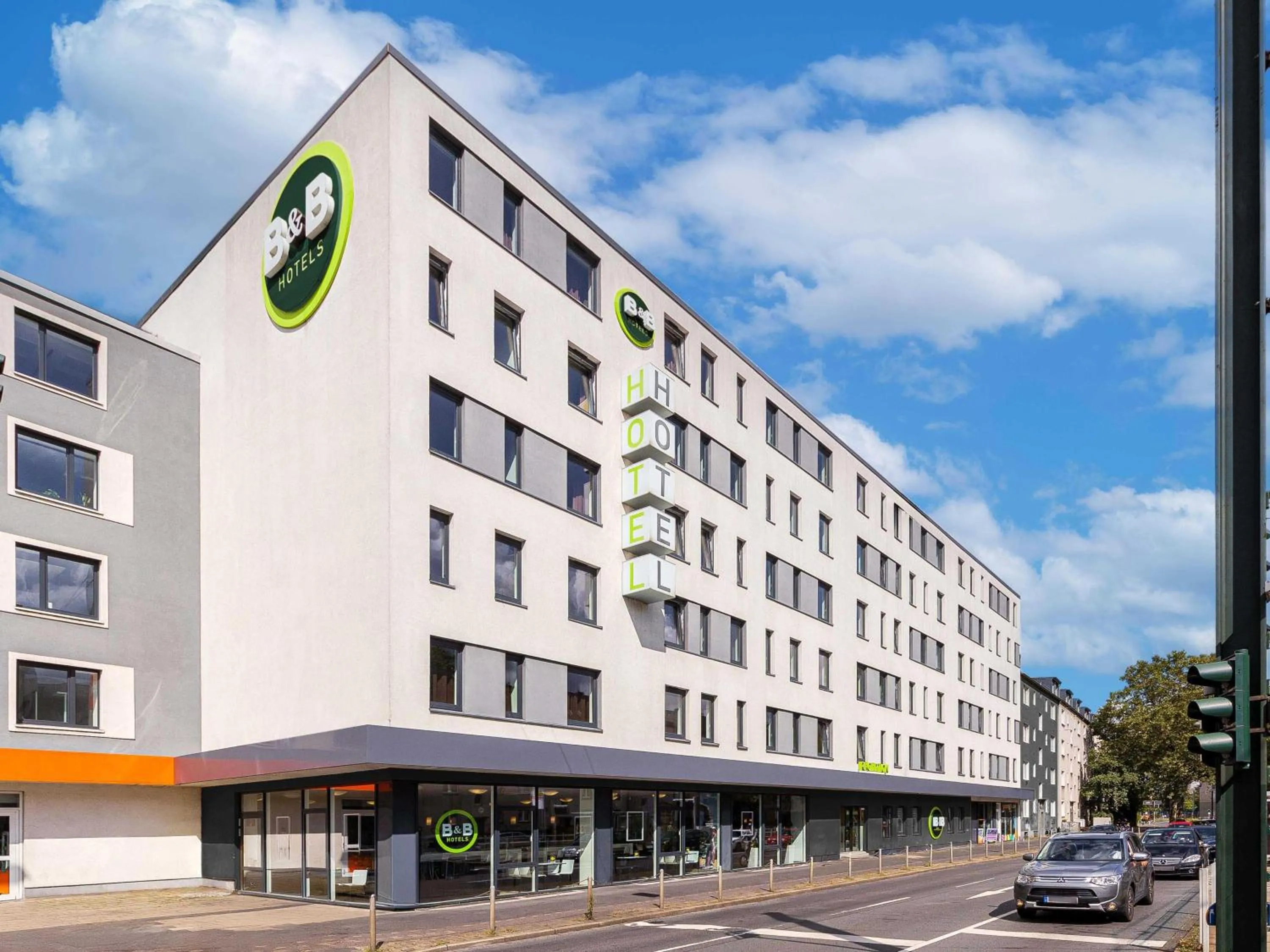 Property building in B&B HOTEL Düsseldorf-Mitte