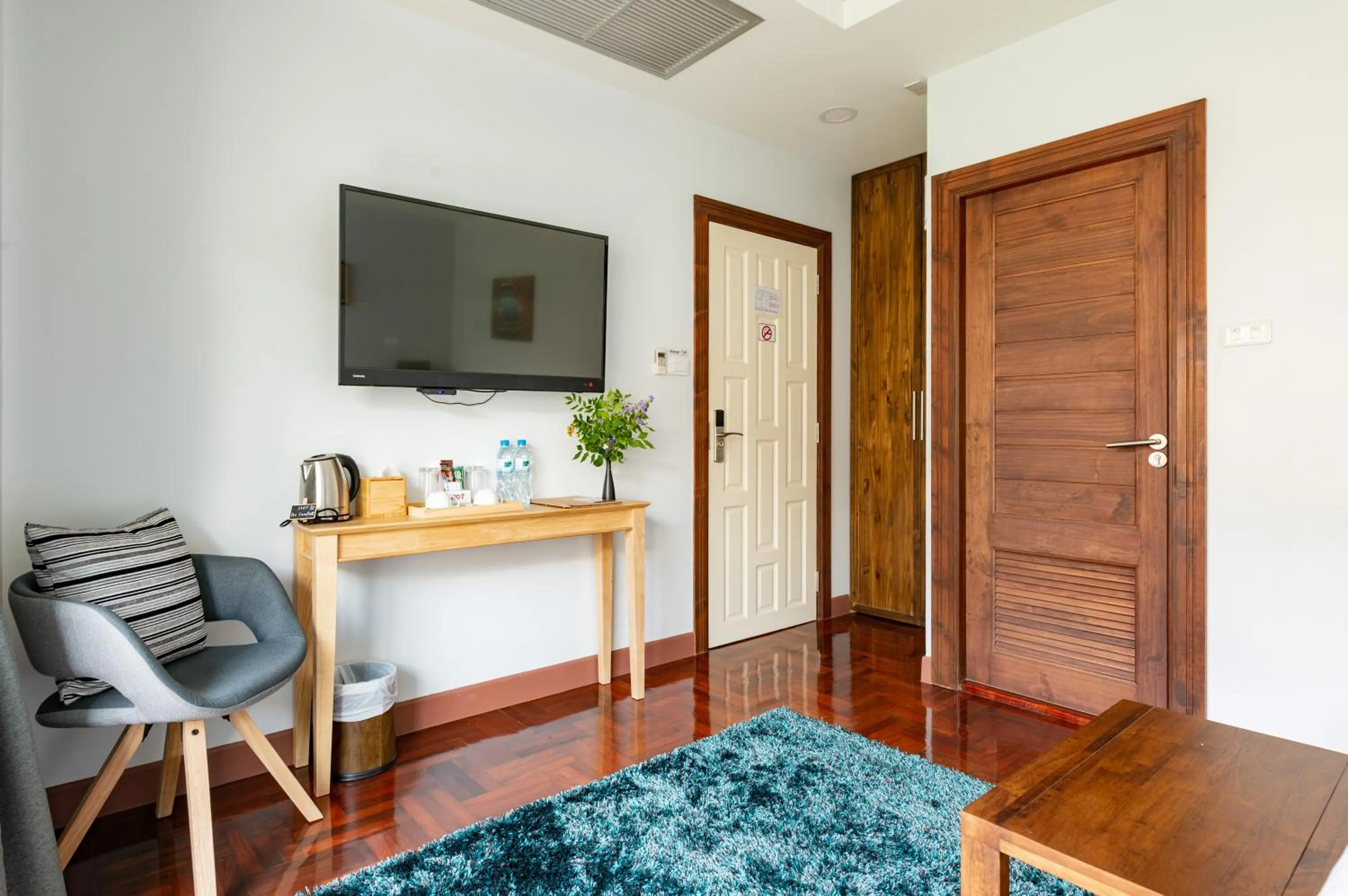 TV and multimedia in Maneeya Park Residence