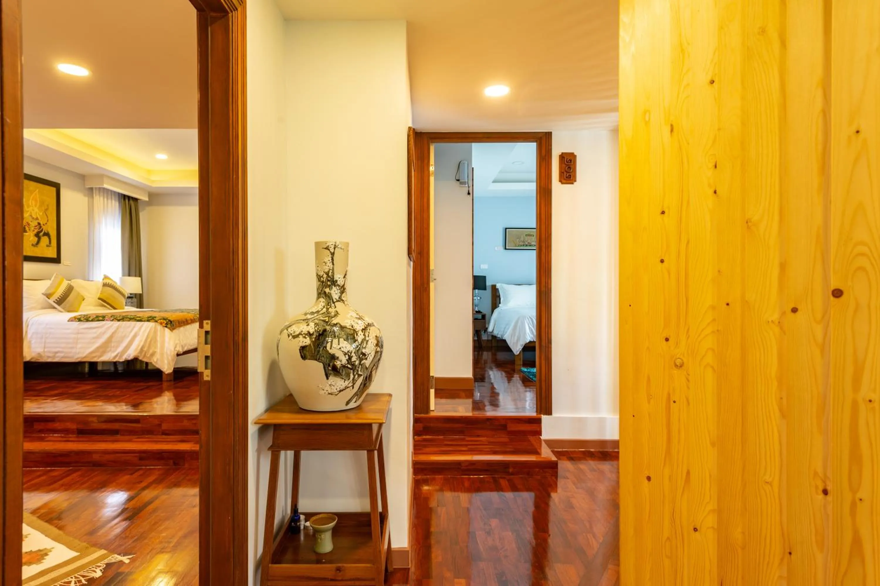 Property building, Bed in Maneeya Park Residence