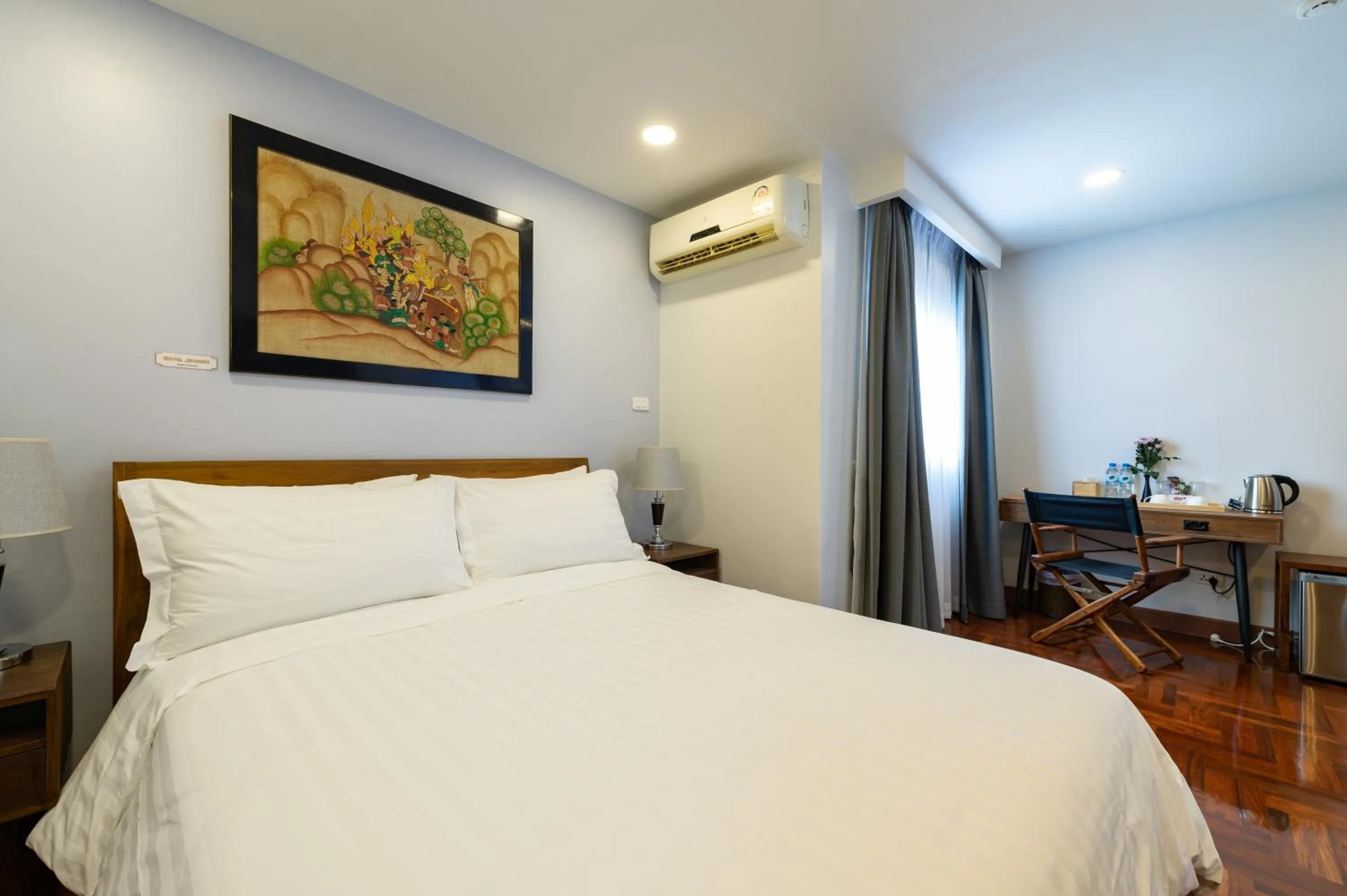 Bedroom, Bed in Maneeya Park Residence