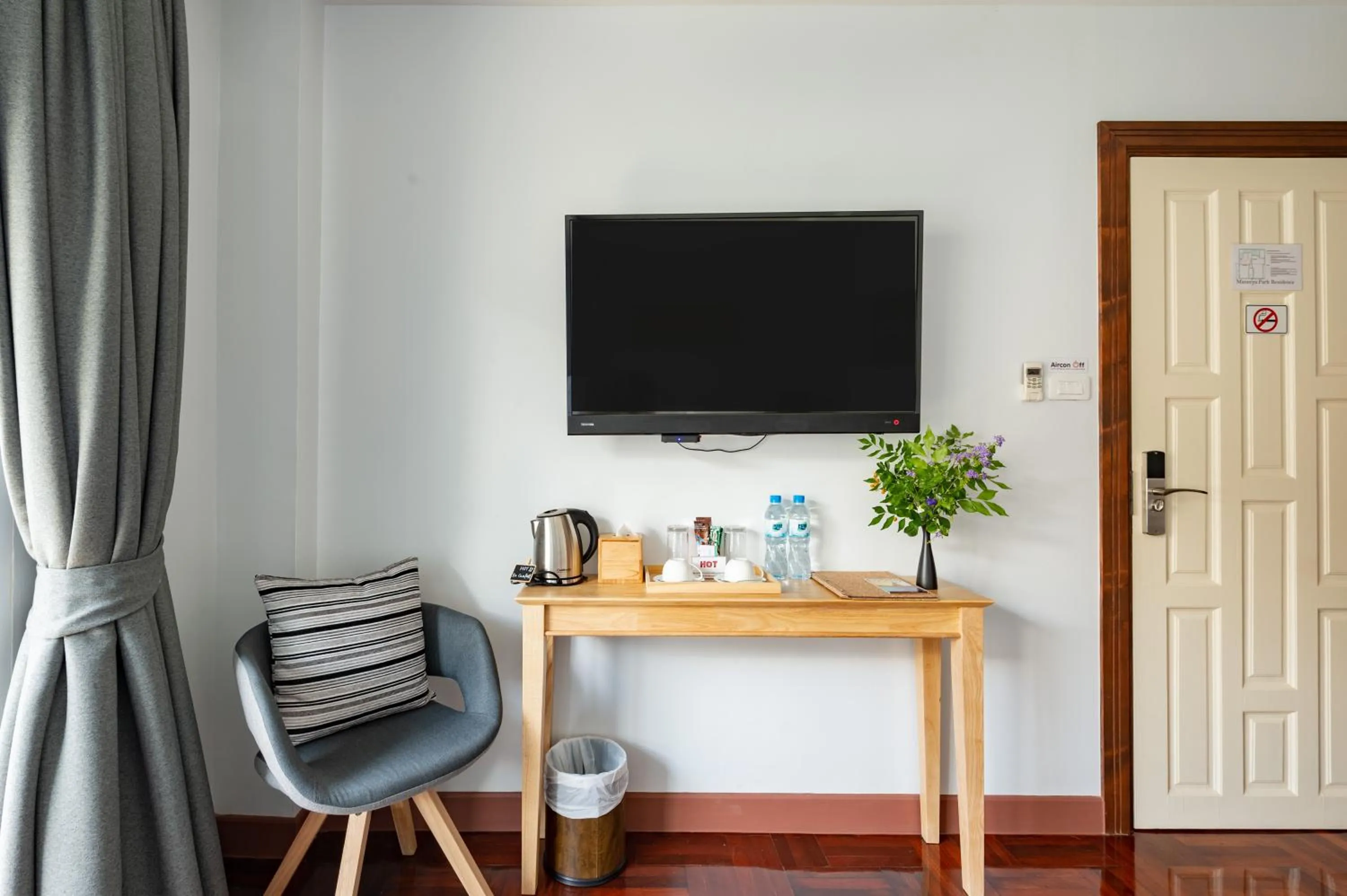 TV and multimedia in Maneeya Park Residence