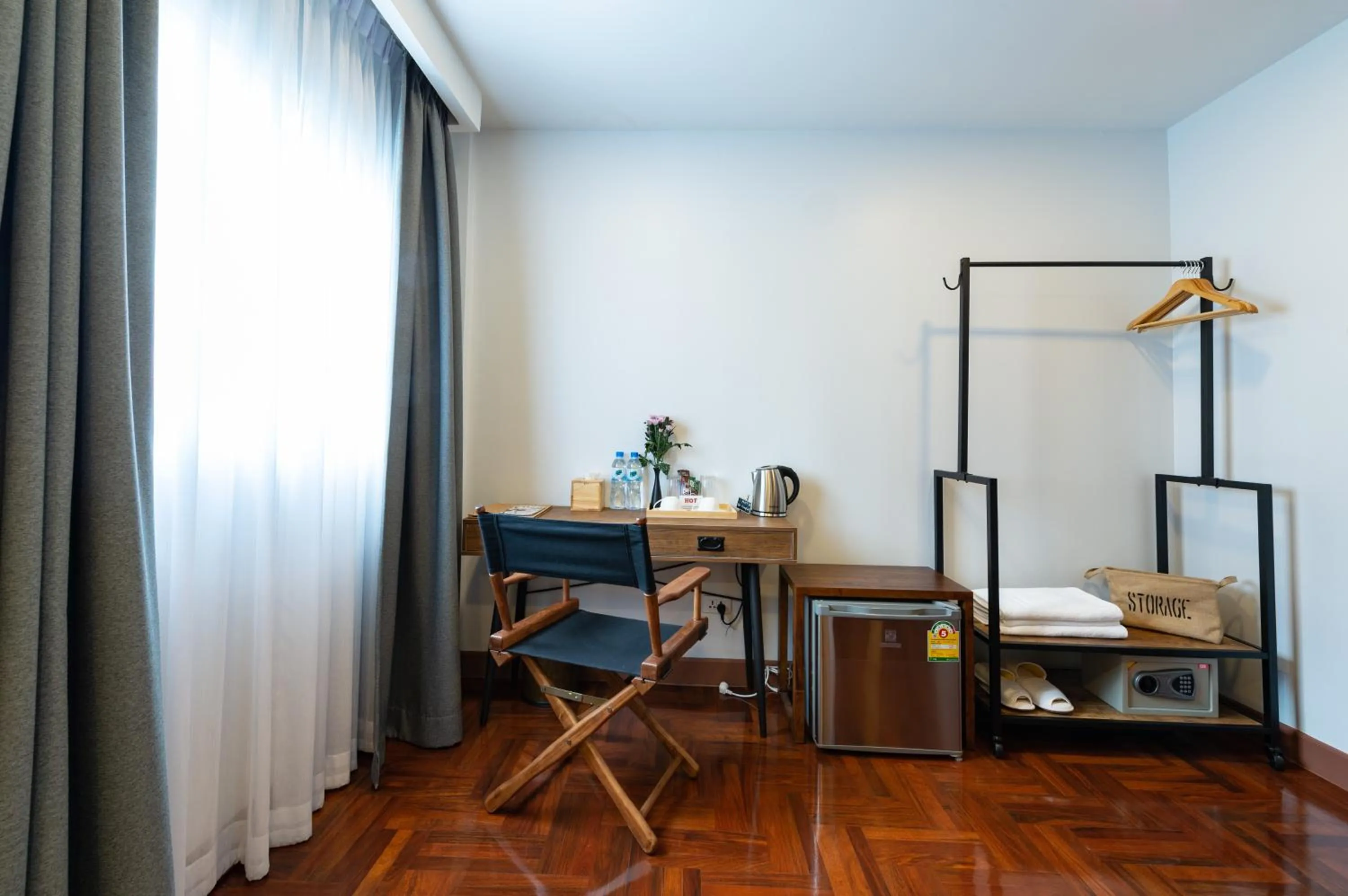 Bedroom in Maneeya Park Residence