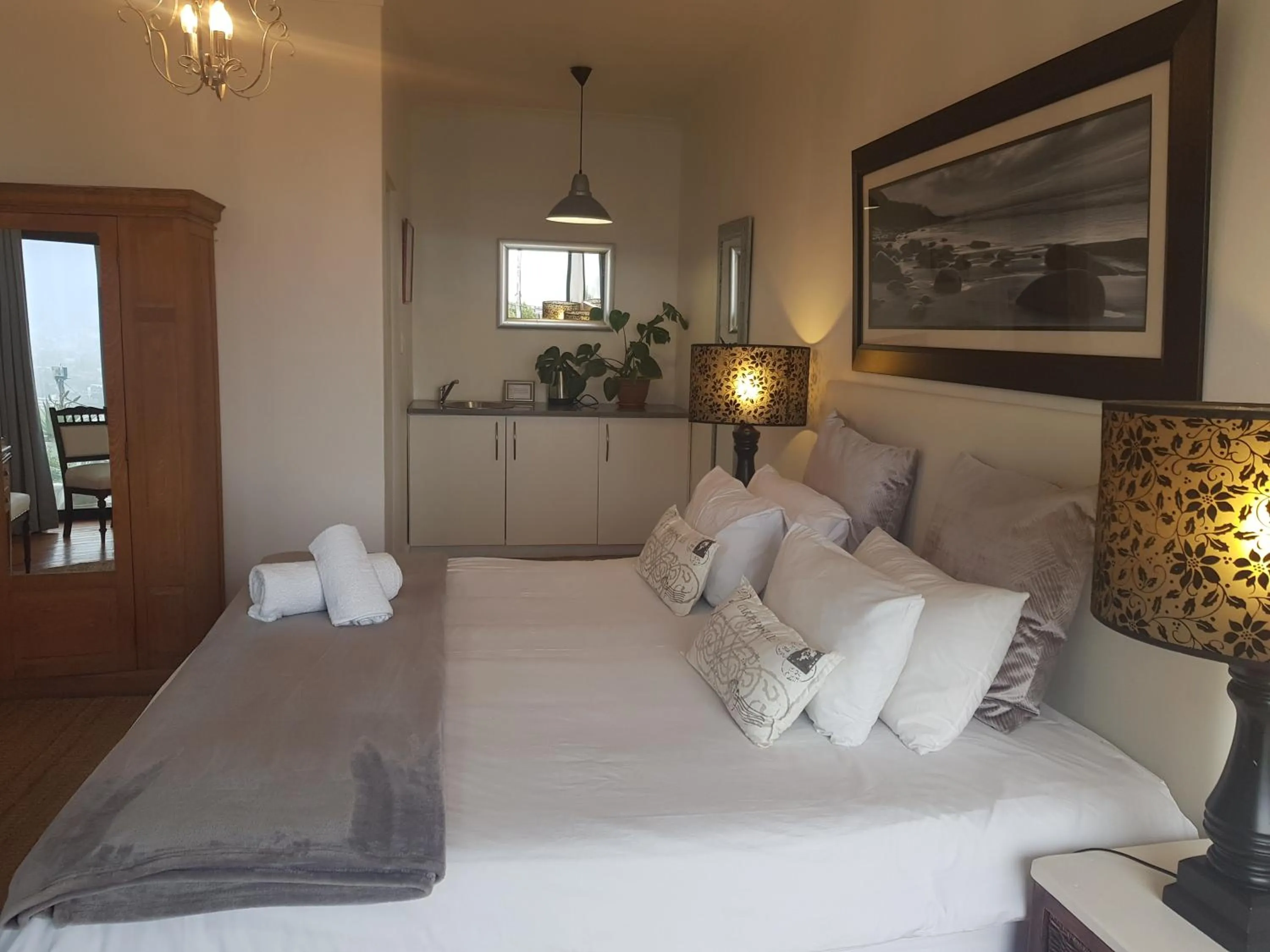 Bed in Radium Hall Guest House