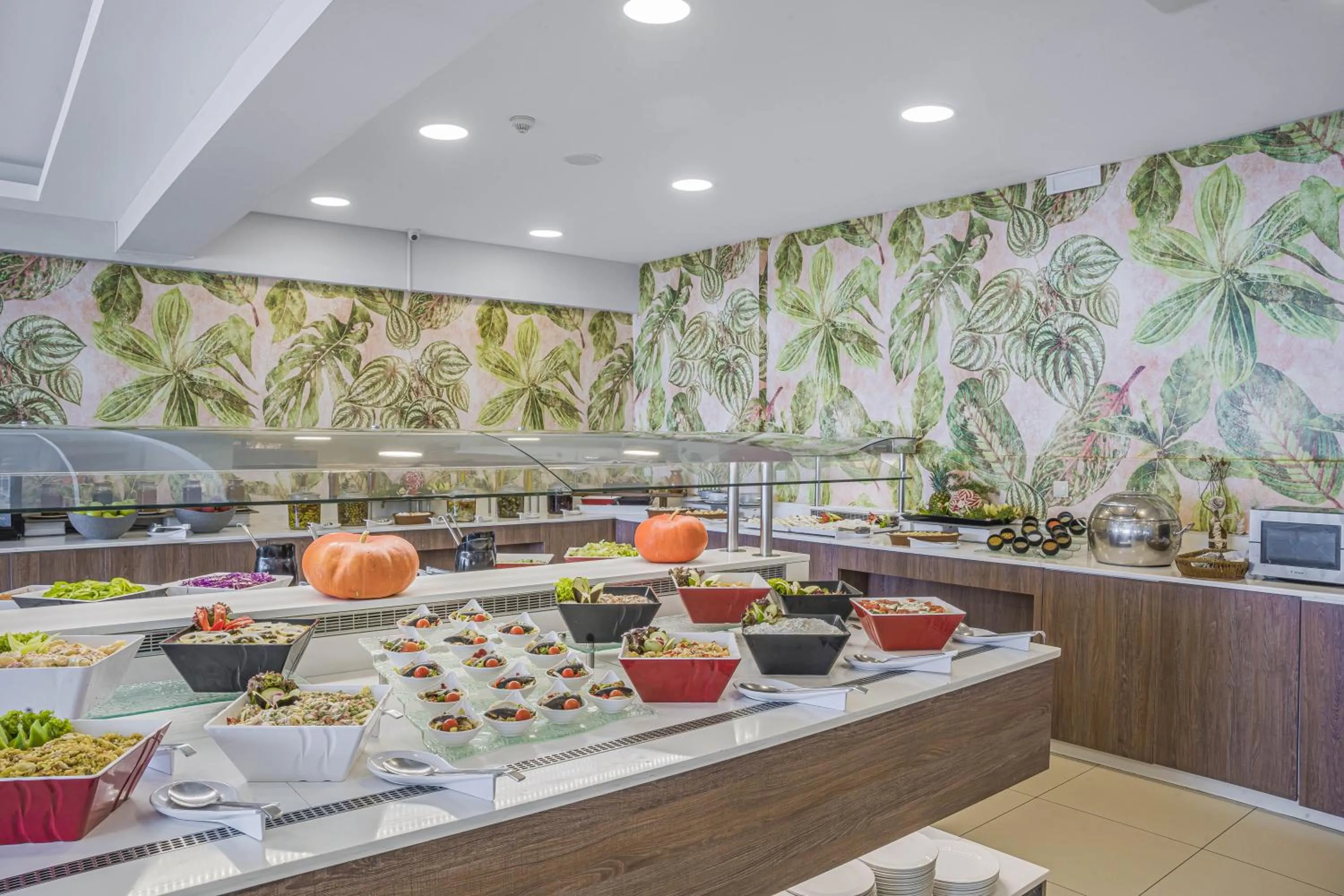 Restaurant/places to eat in Panorama Village Hotel