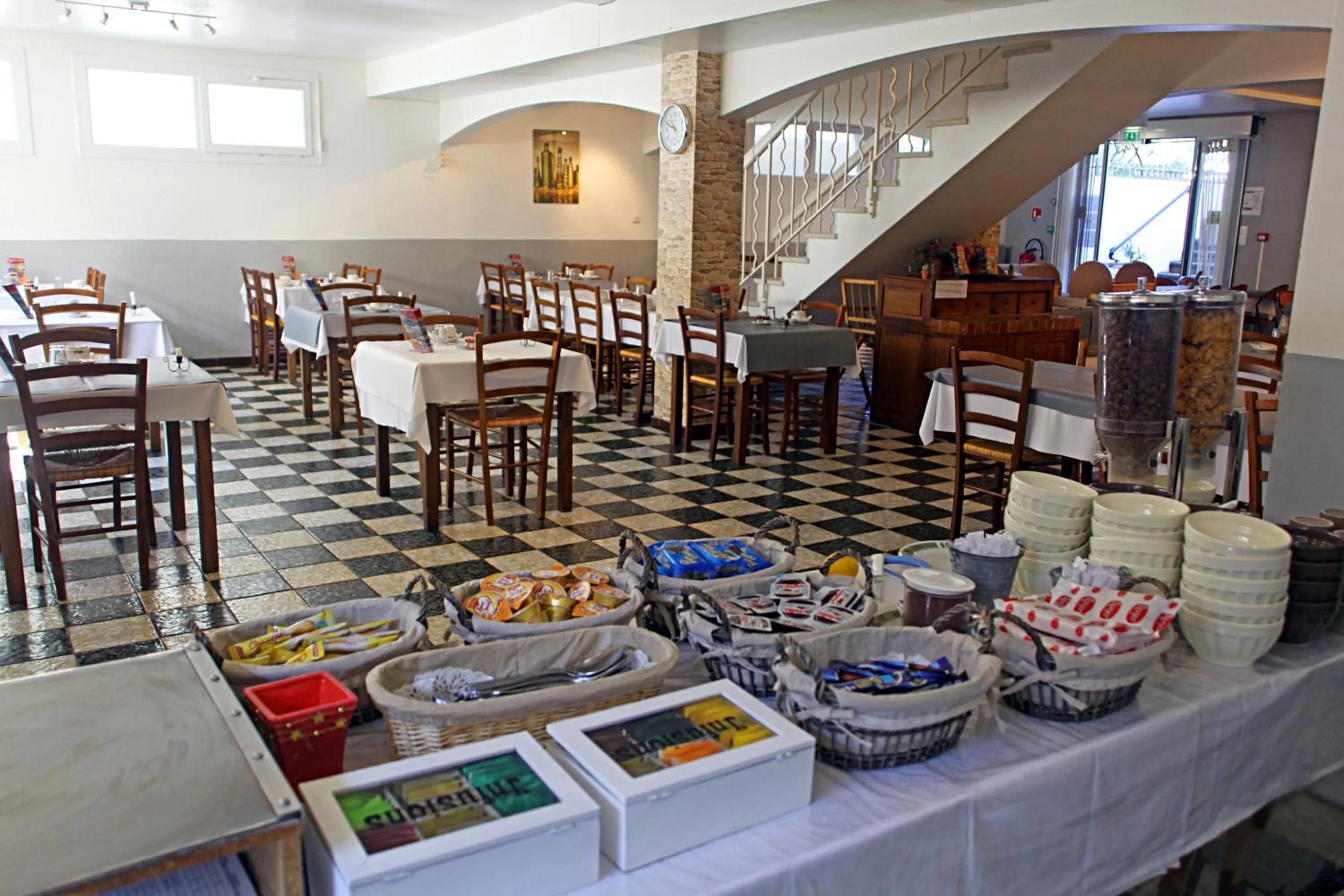 Restaurant/places to eat in Le Petit Manoir Hotel Provence