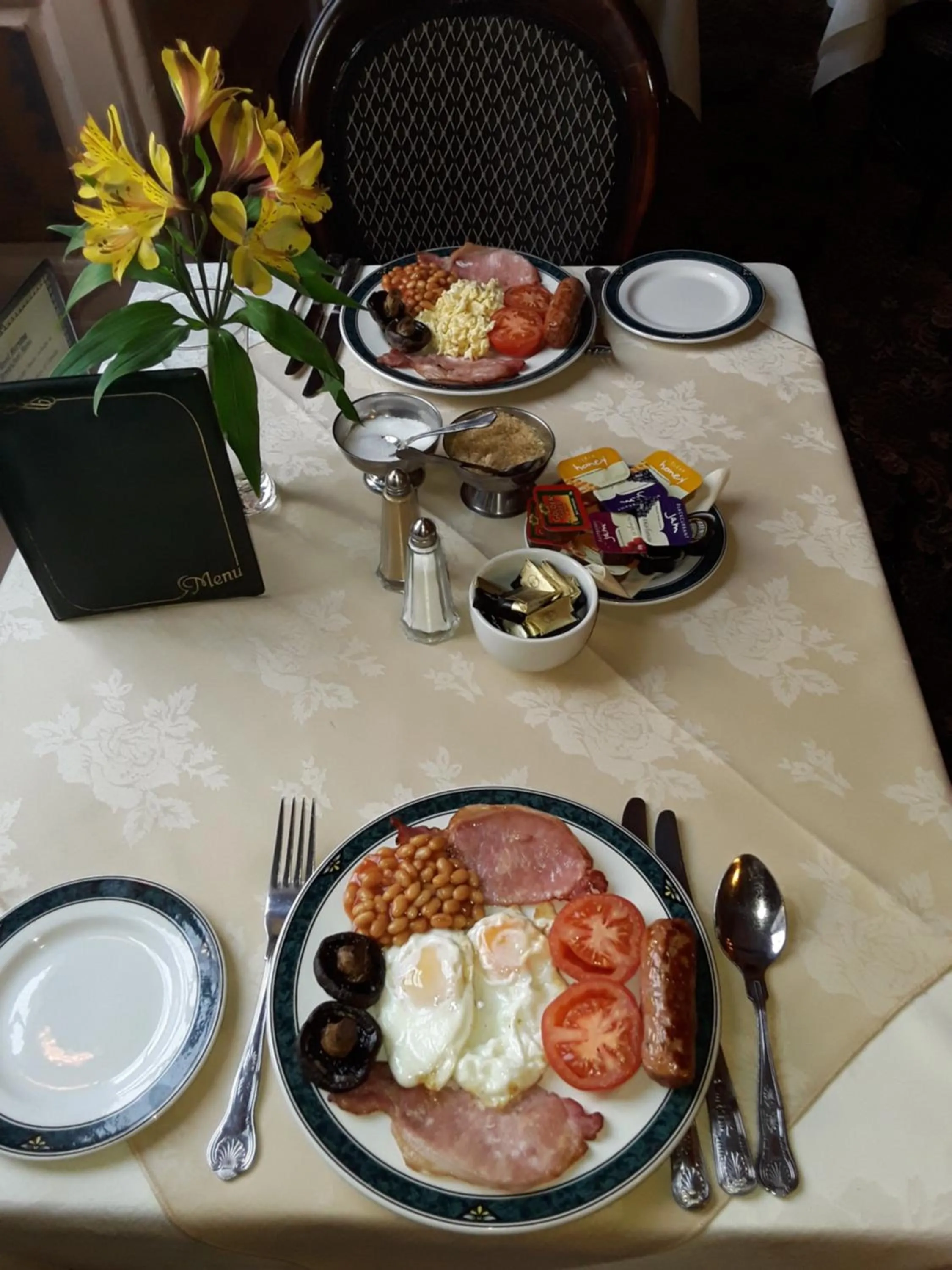 Breakfast in Langport Arms Hotel