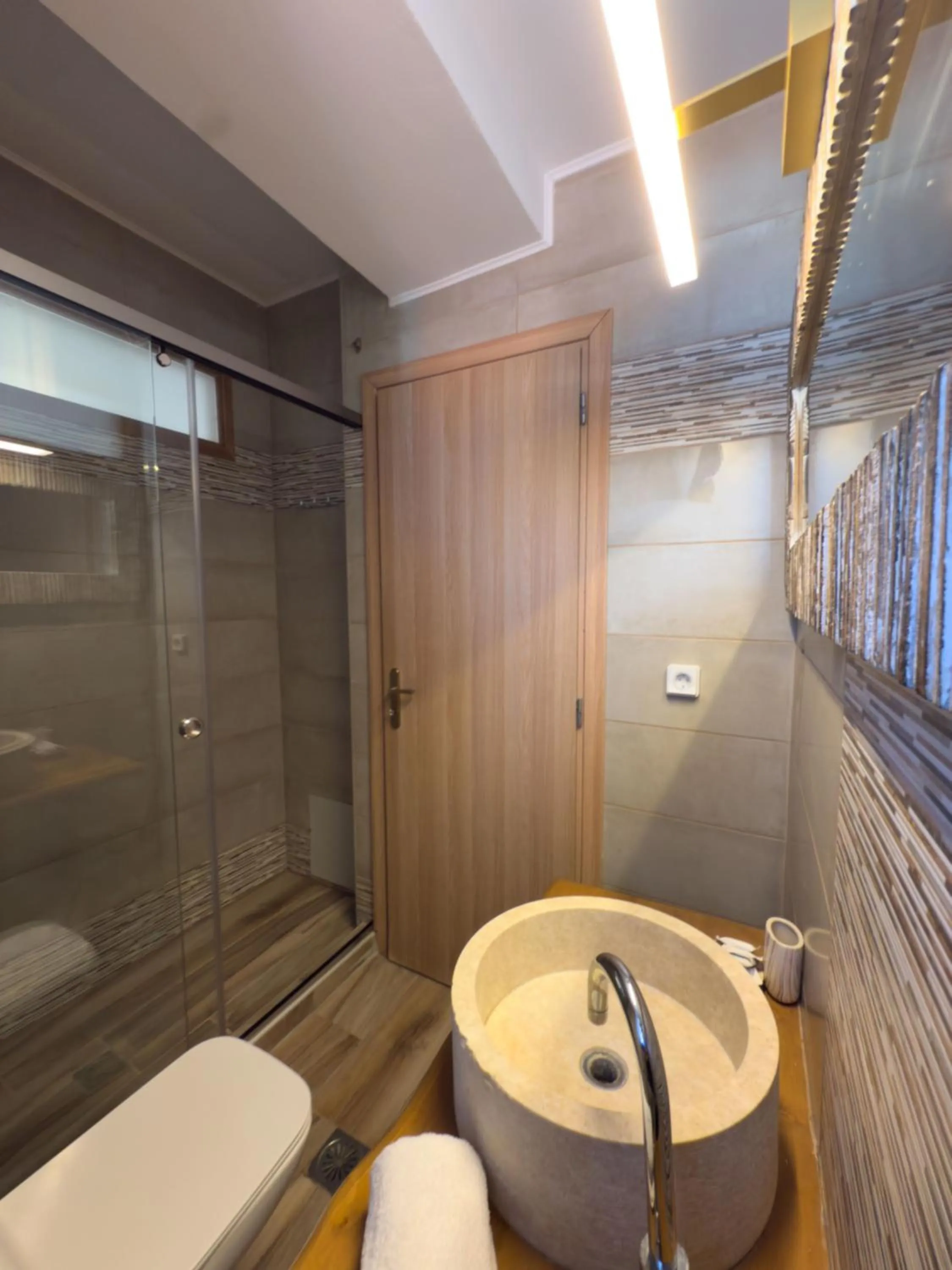 Bathroom in Deluxe Suites